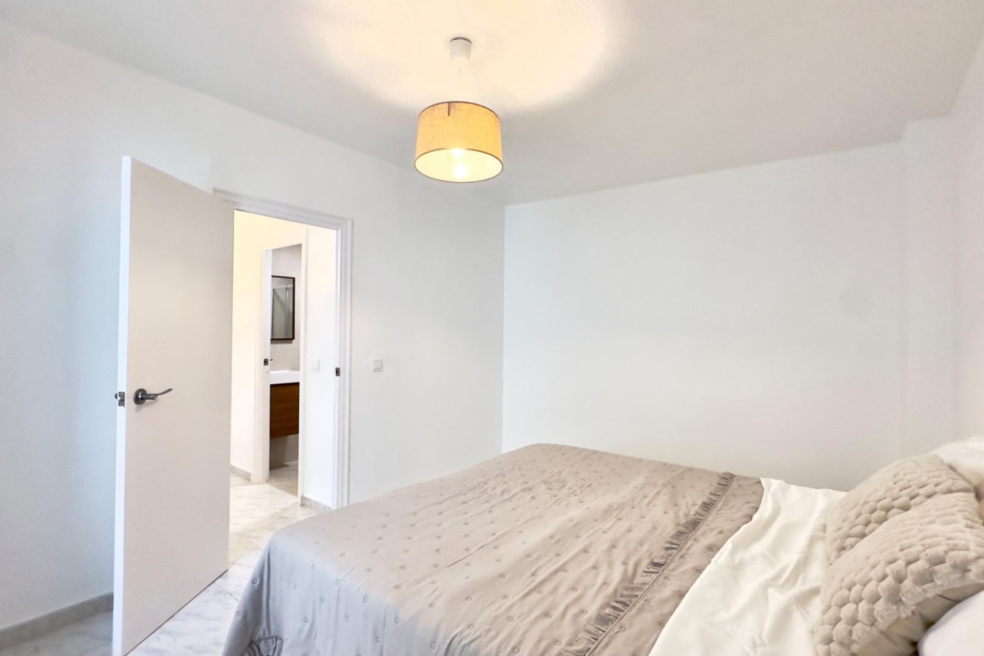 Resale - Apartment -
Torrevieja - Estacion De Autobuses