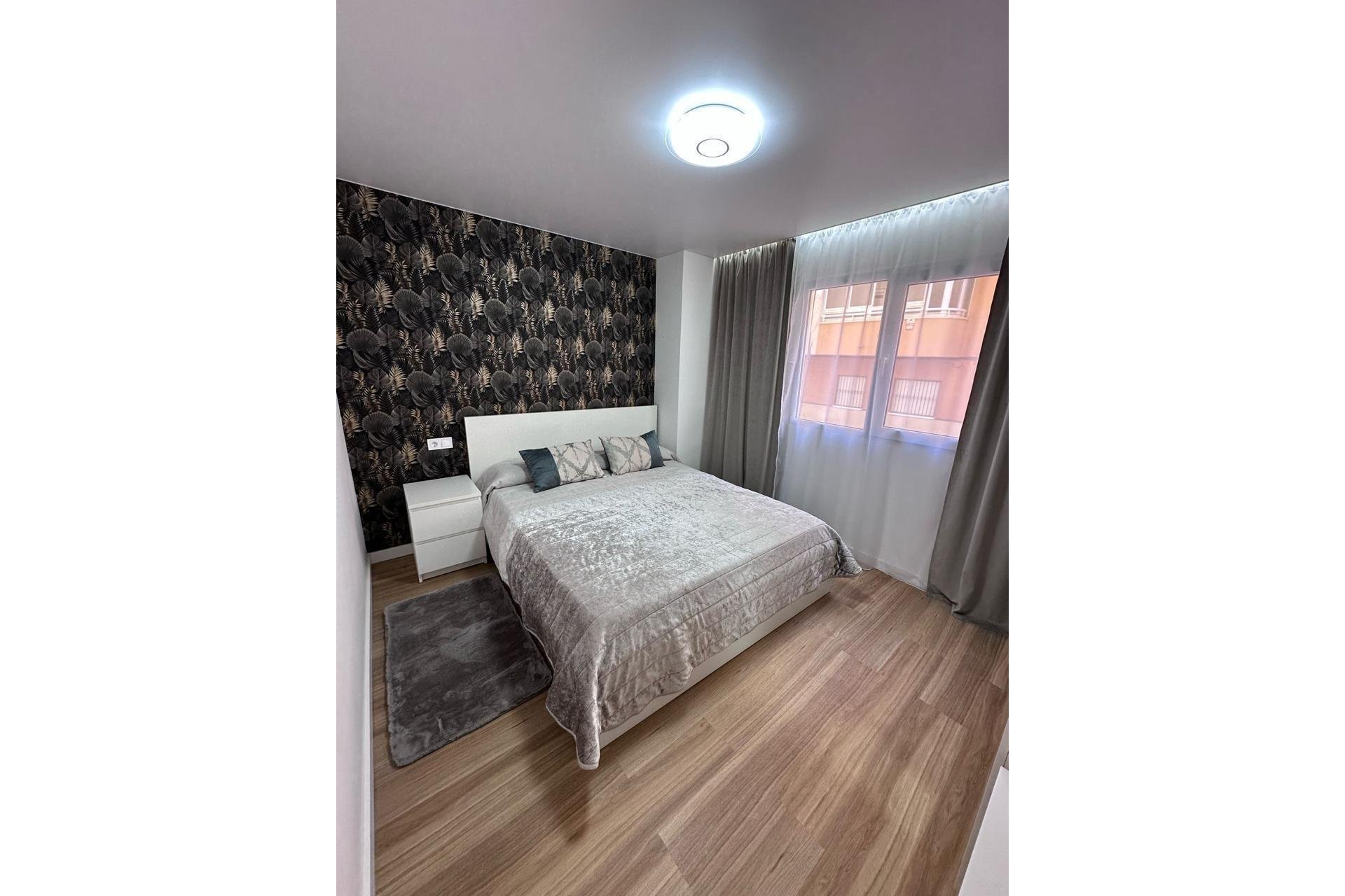 Resale - Apartment -
Torrevieja - Estacion De Autobuses