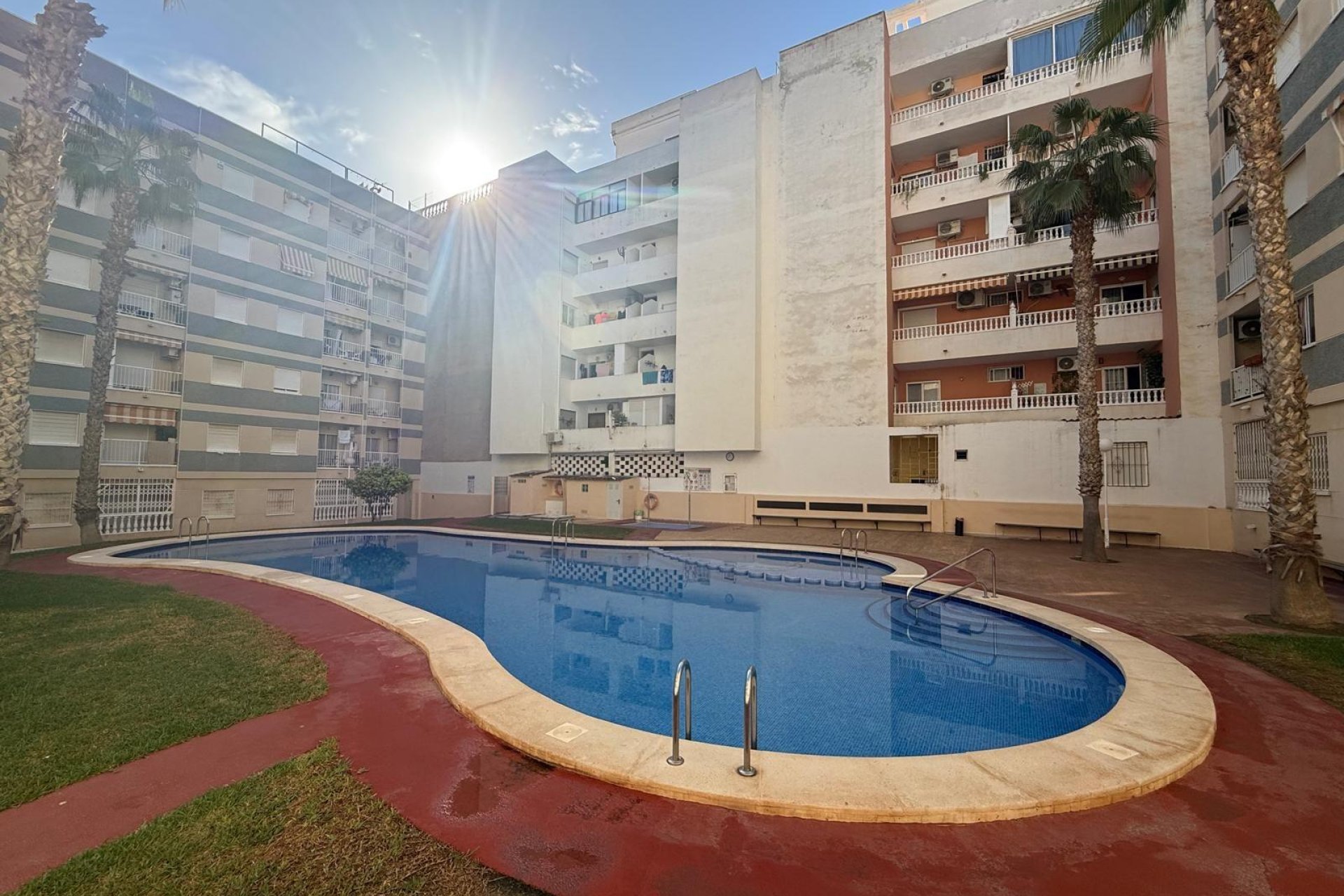 Resale - Apartment -
Torrevieja - Habaneras