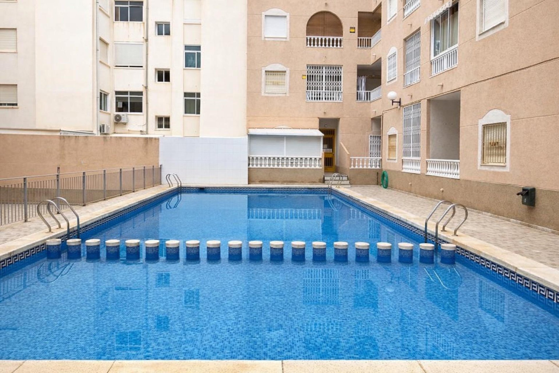 Resale - Apartment -
Torrevieja - Habaneras