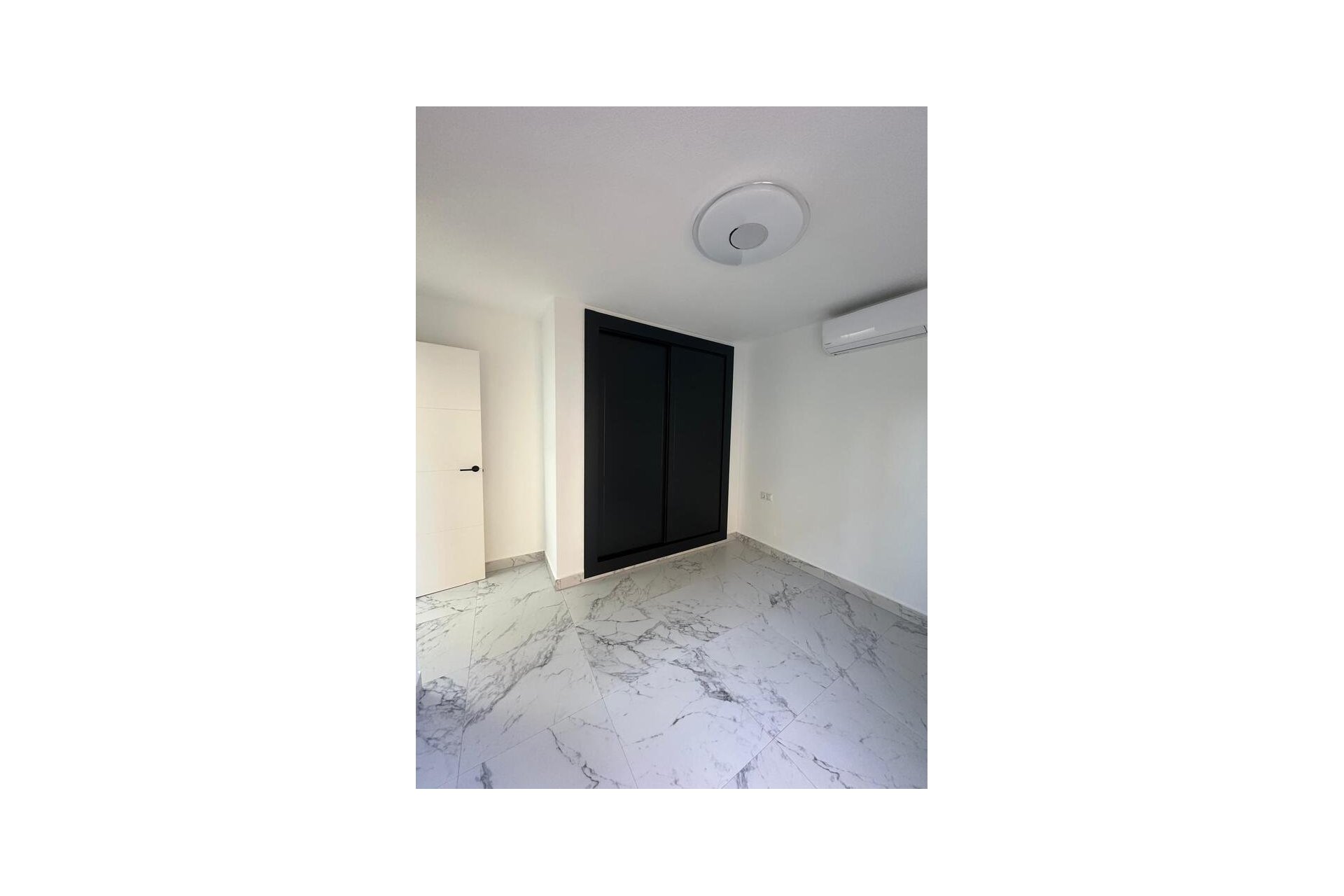 Resale - Apartment -
Torrevieja - La Veleta