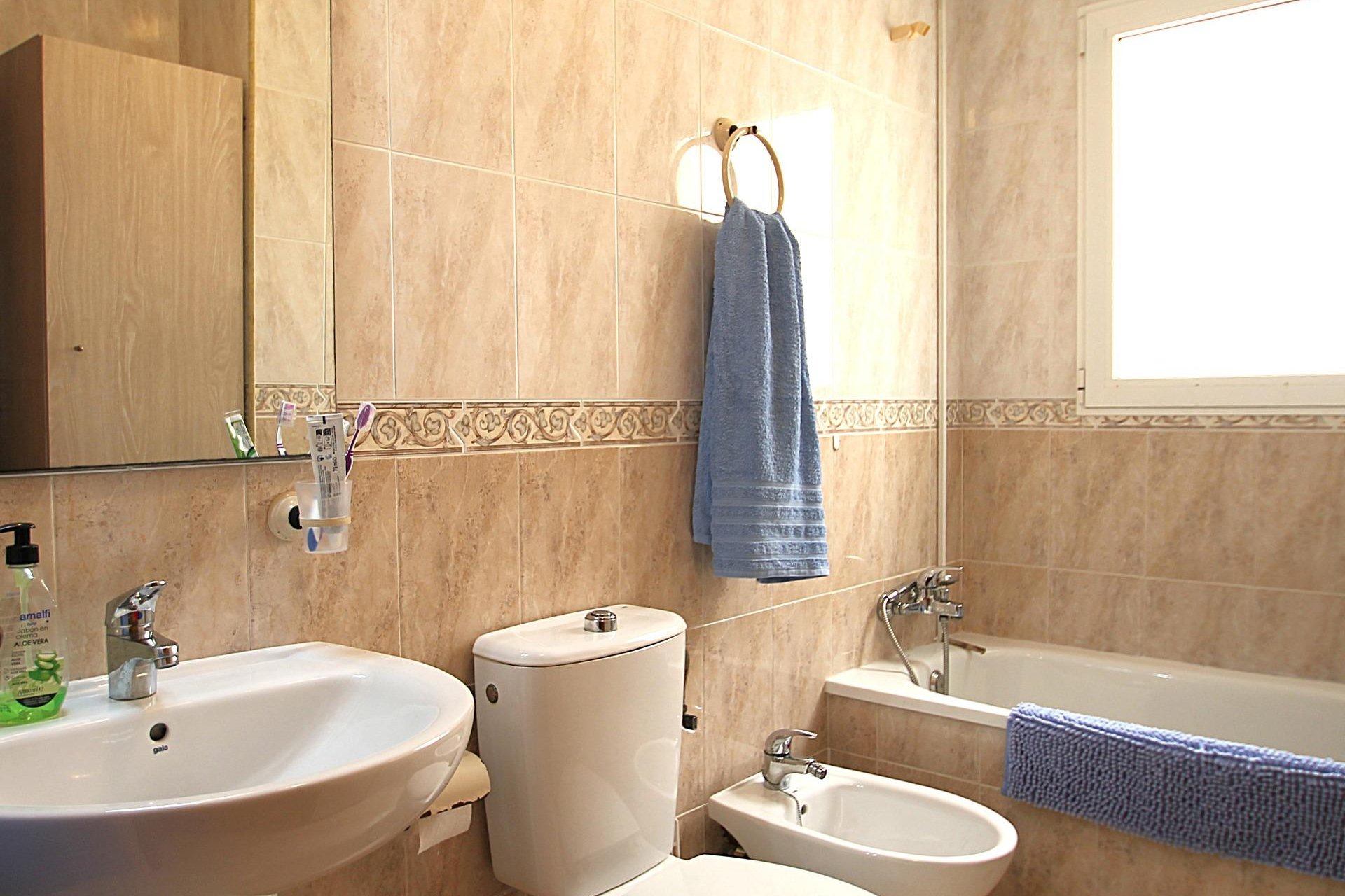 Resale - Apartment -
Torrevieja - Las Piscinas Naturales