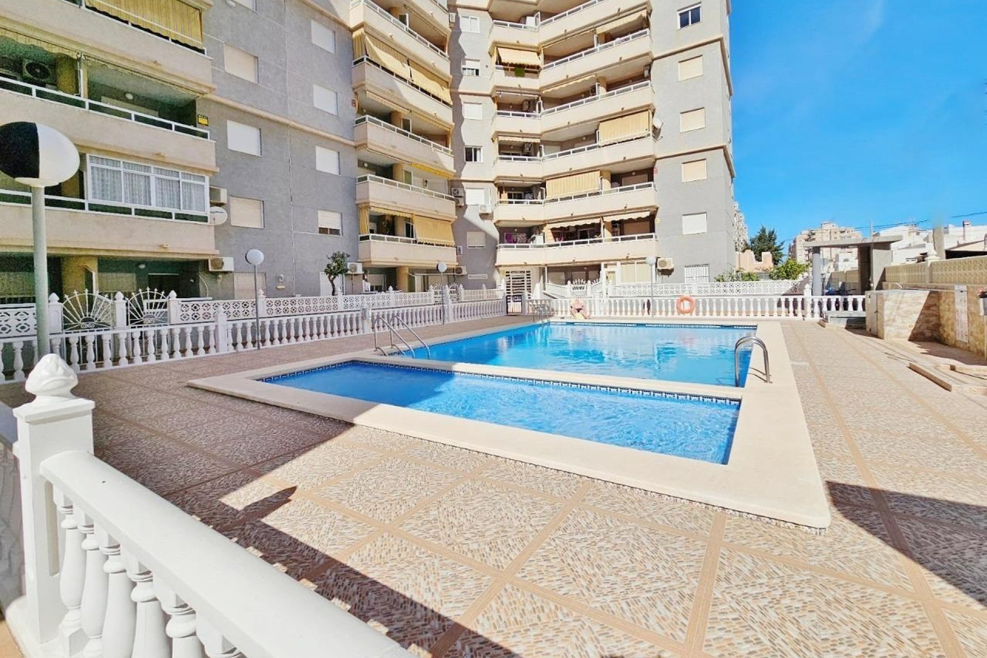 Resale - Apartment -
Torrevieja - Nueva Torrevieja