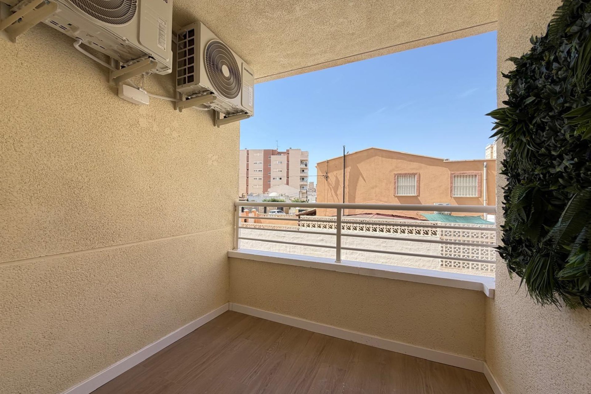 Resale - Apartment -
Torrevieja - Nueva Torrevieja