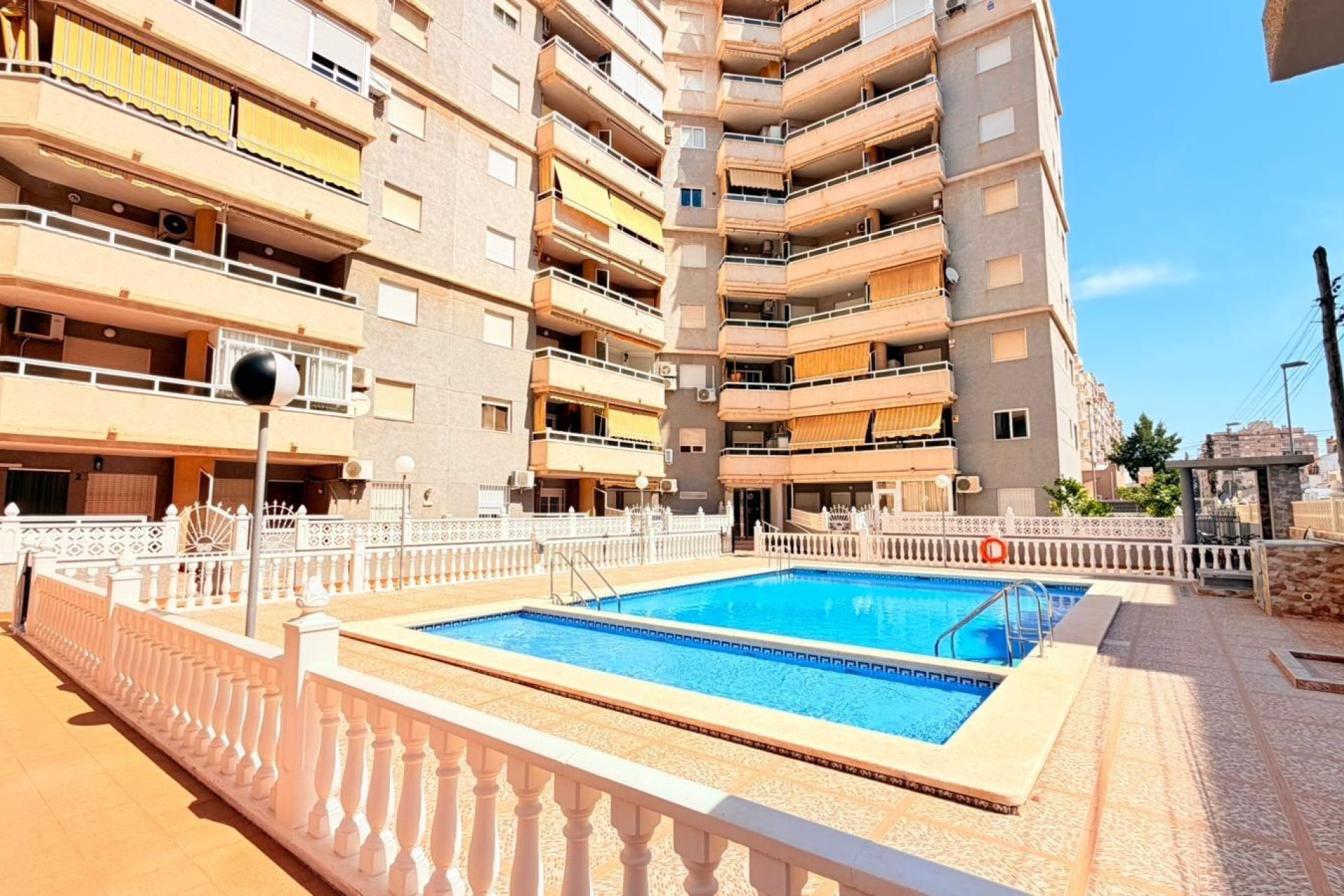 Resale - Apartment -
Torrevieja - Nueva Torrevieja