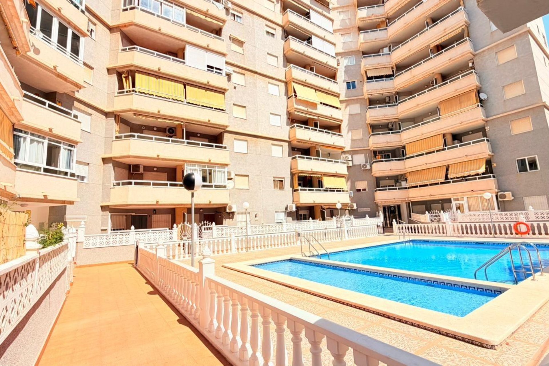 Resale - Apartment -
Torrevieja - Nueva Torrevieja