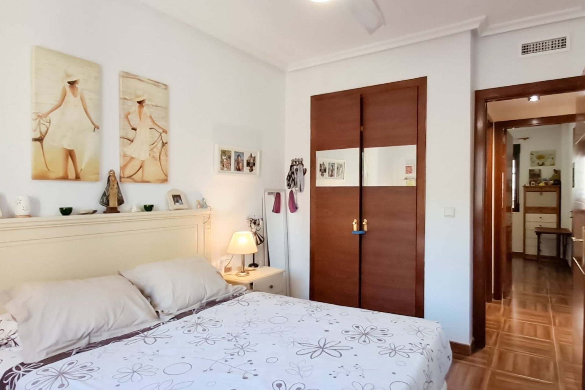 Resale - Apartment -
Torrevieja - Parque Acuático - Sector 25