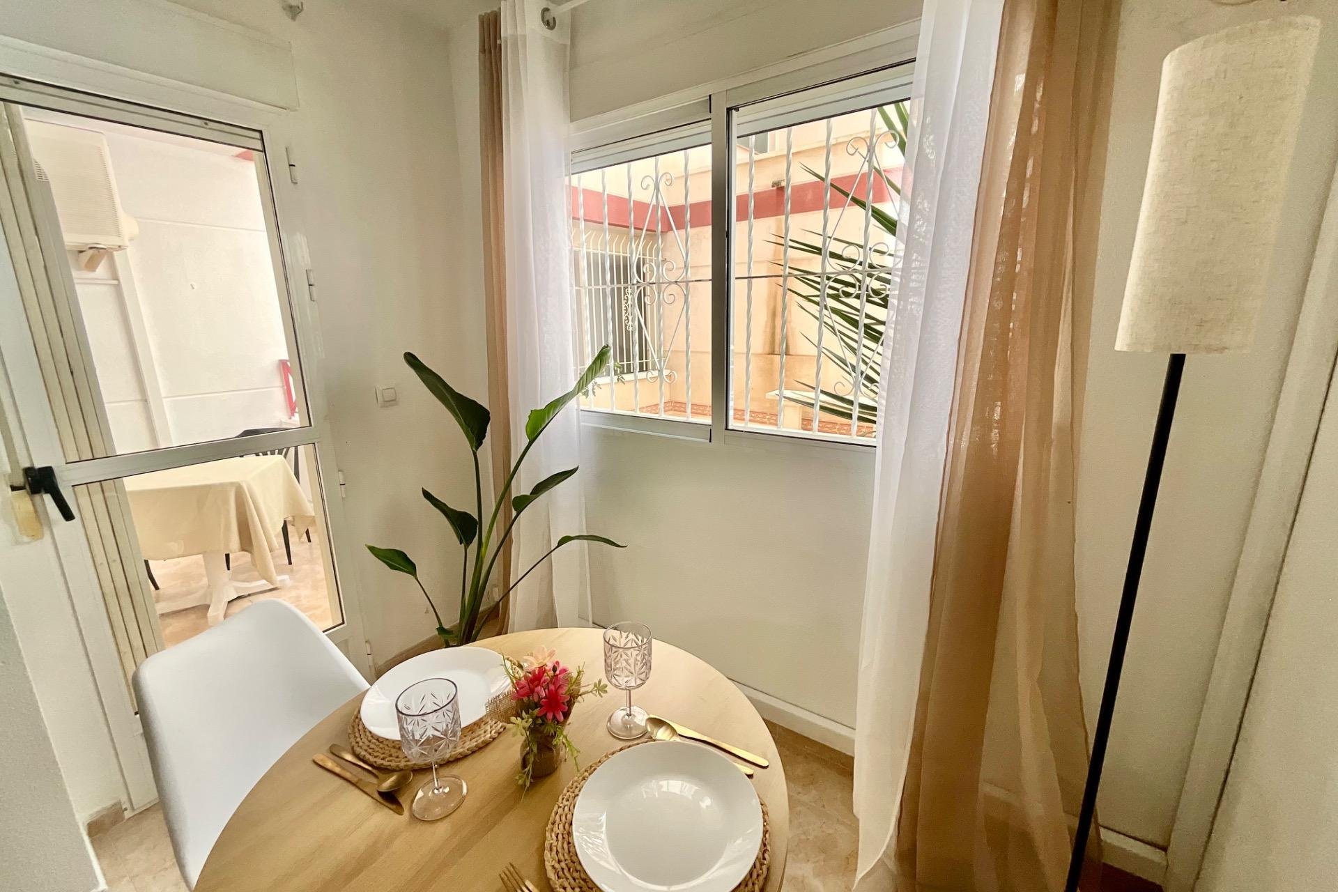 Resale - Apartment -
Torrevieja - PARQUE DE LAS NACIONES