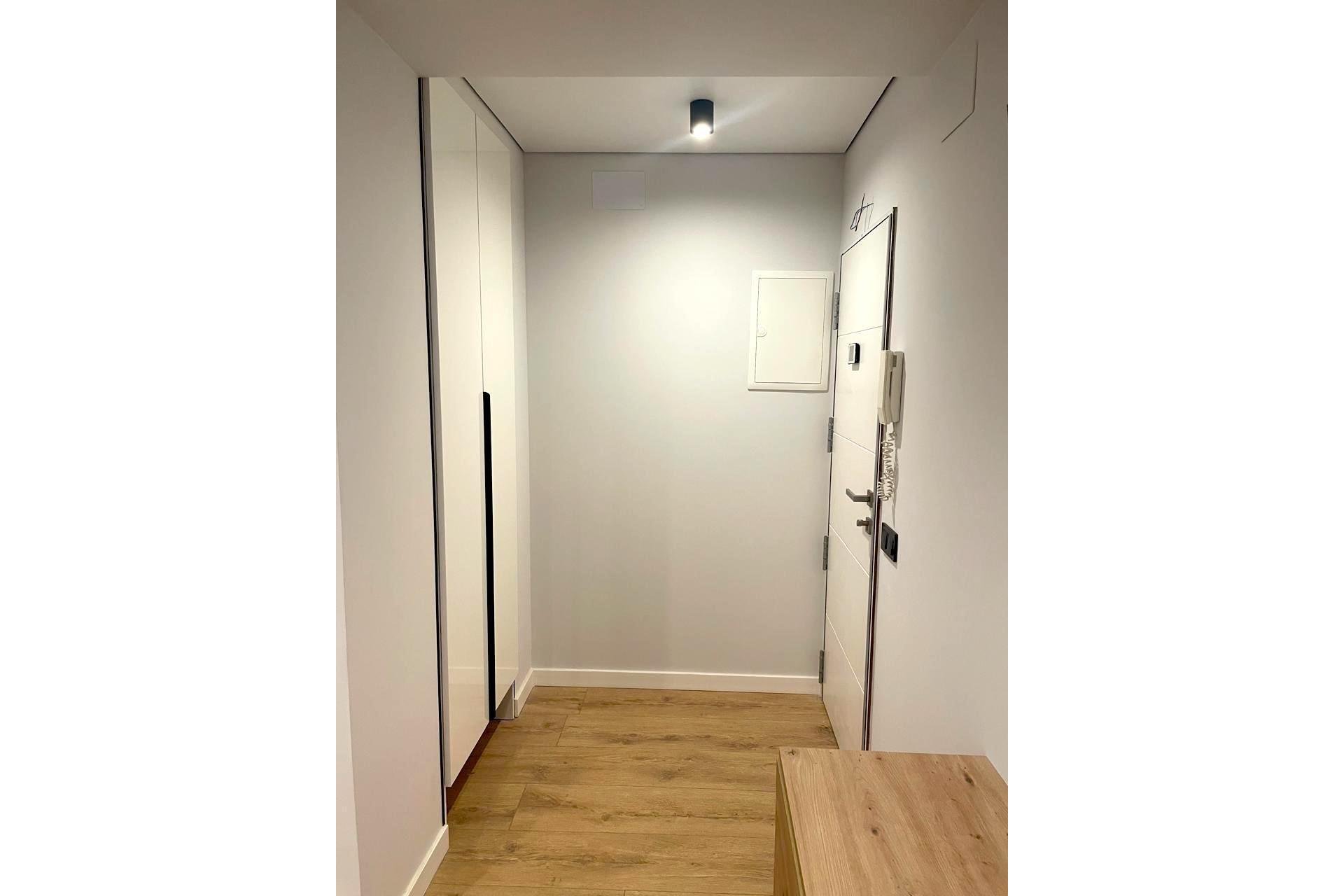 Resale - Apartment -
Torrevieja - Paseo Maritimo