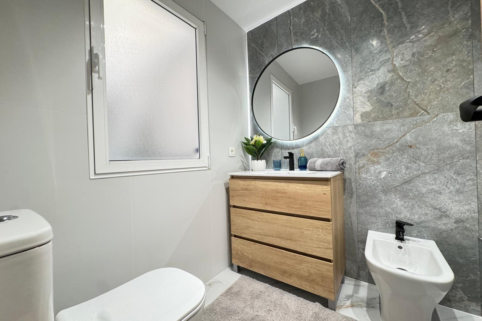 Resale - Apartment -
Torrevieja - Playa de los Locos