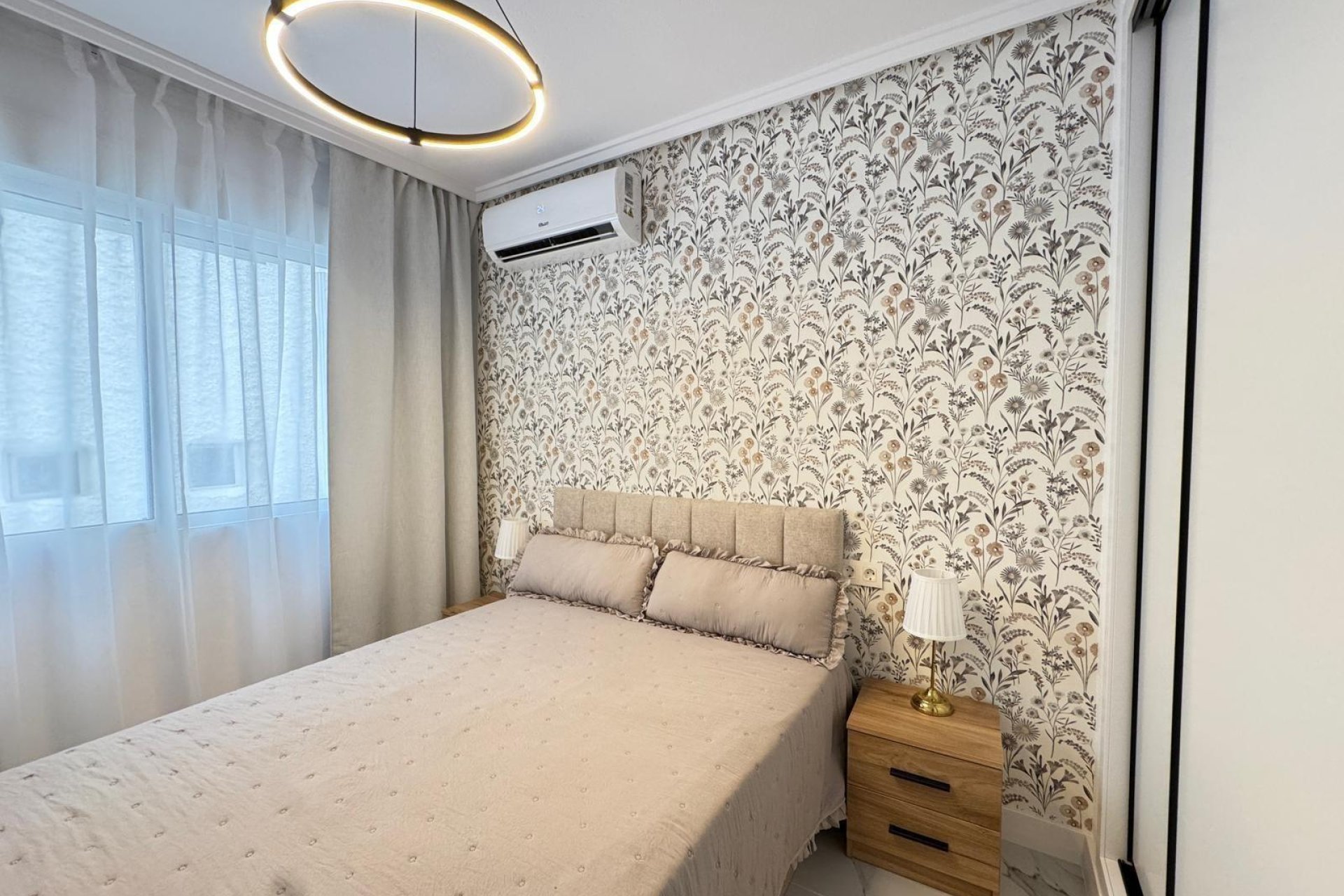 Resale - Apartment -
Torrevieja - Playa de los Locos