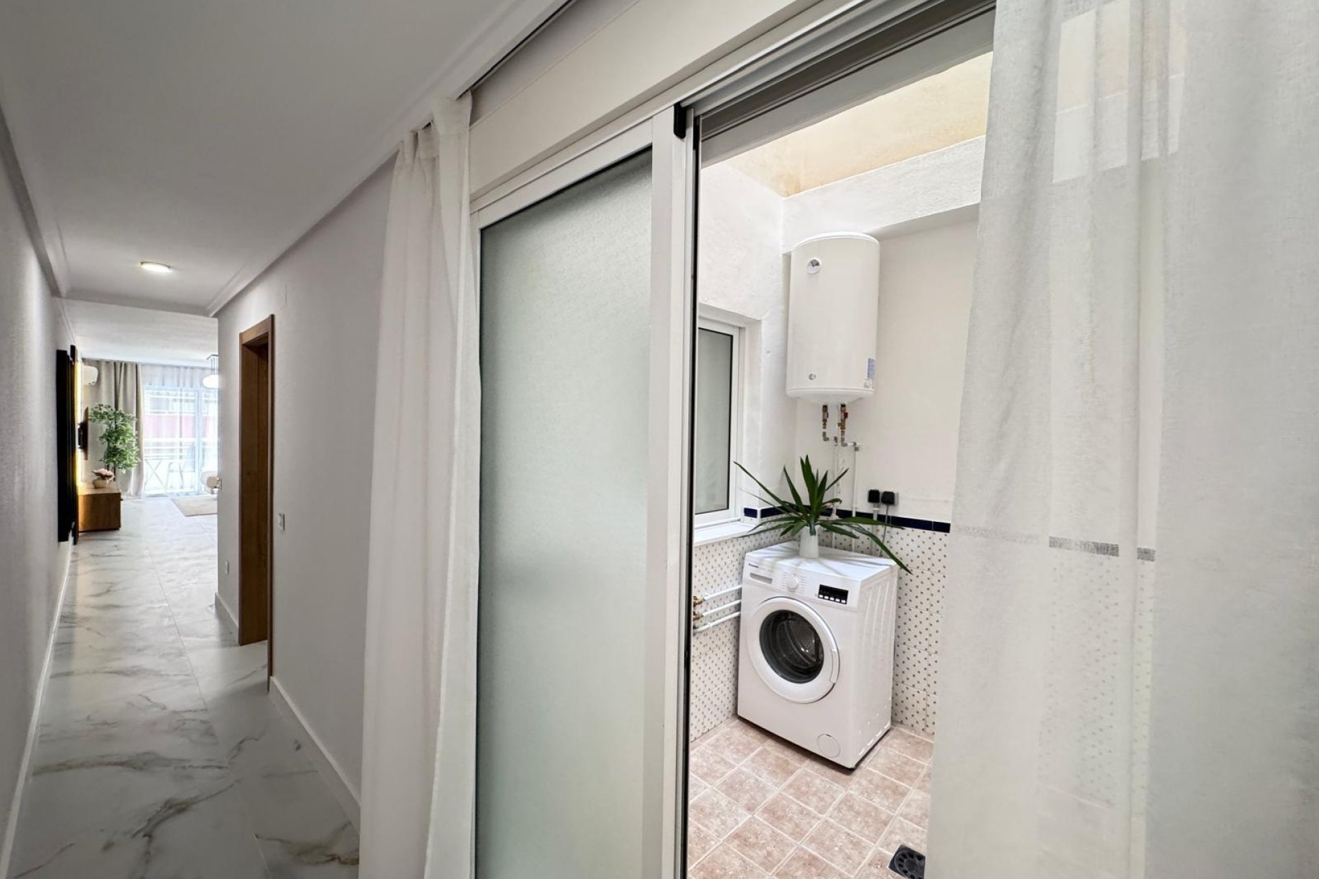 Resale - Apartment -
Torrevieja - Playa de los Locos
