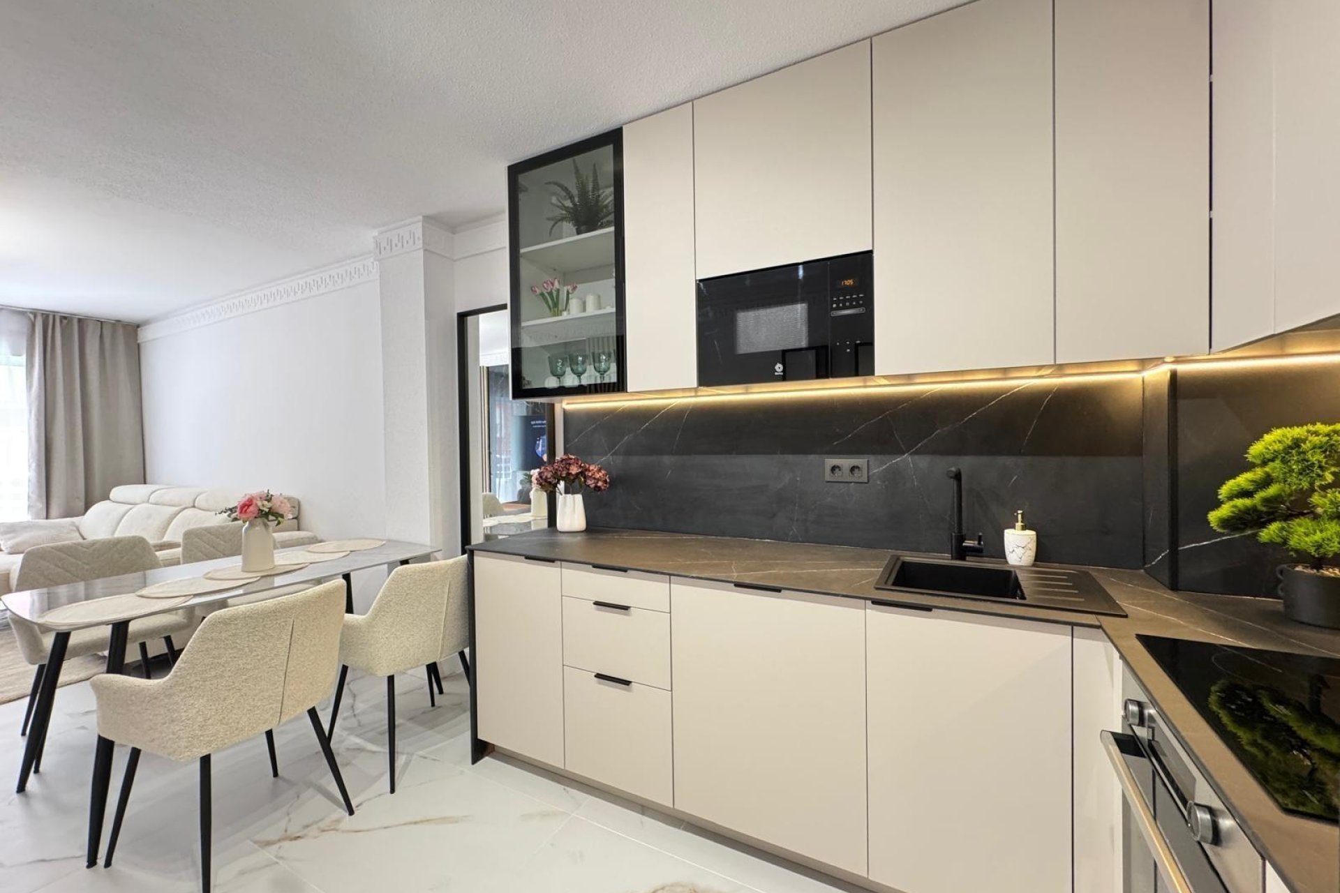 Resale - Apartment -
Torrevieja - Playa de los Locos