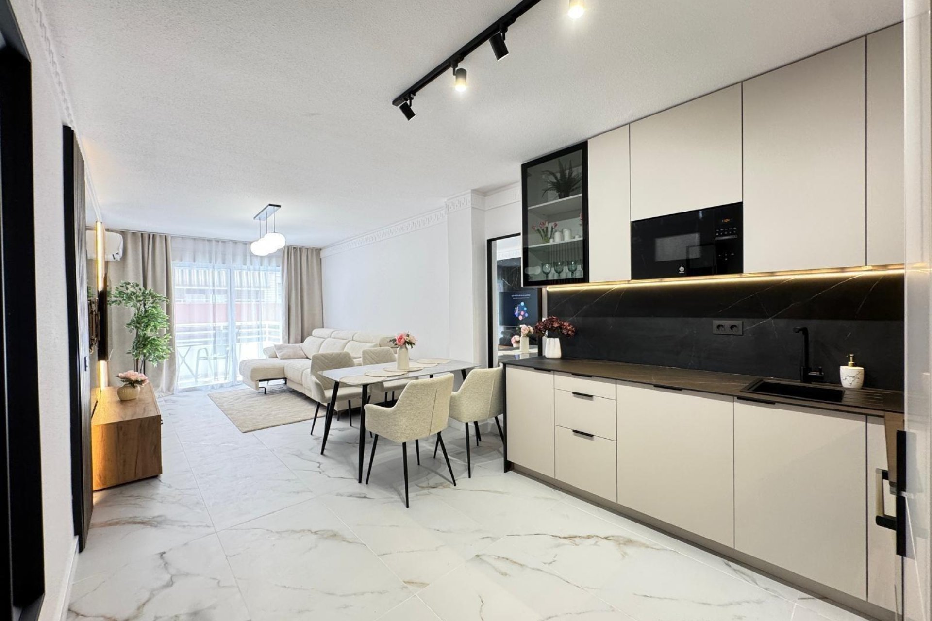 Resale - Apartment -
Torrevieja - Playa de los Locos
