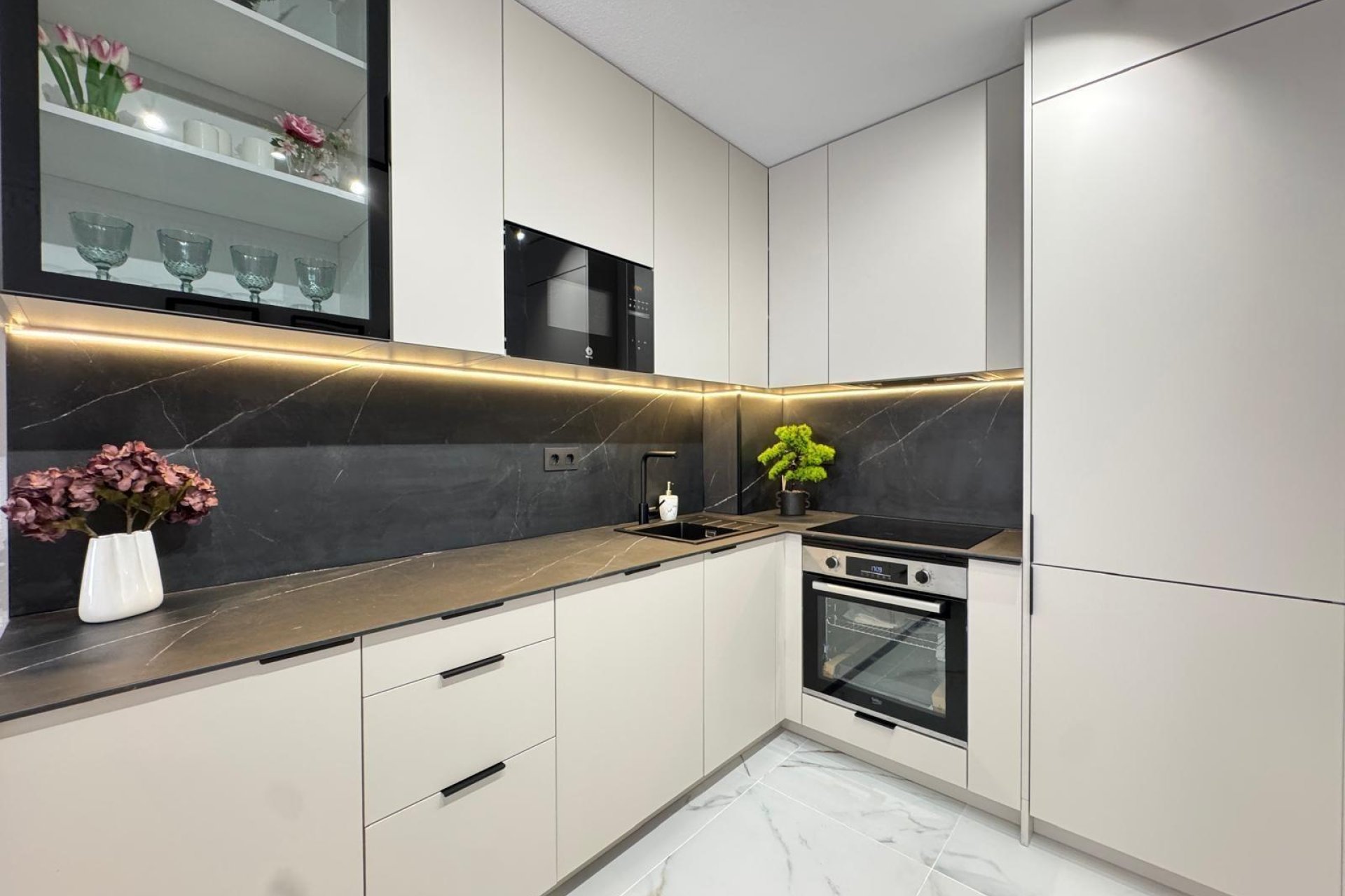 Resale - Apartment -
Torrevieja - Playa de los Locos