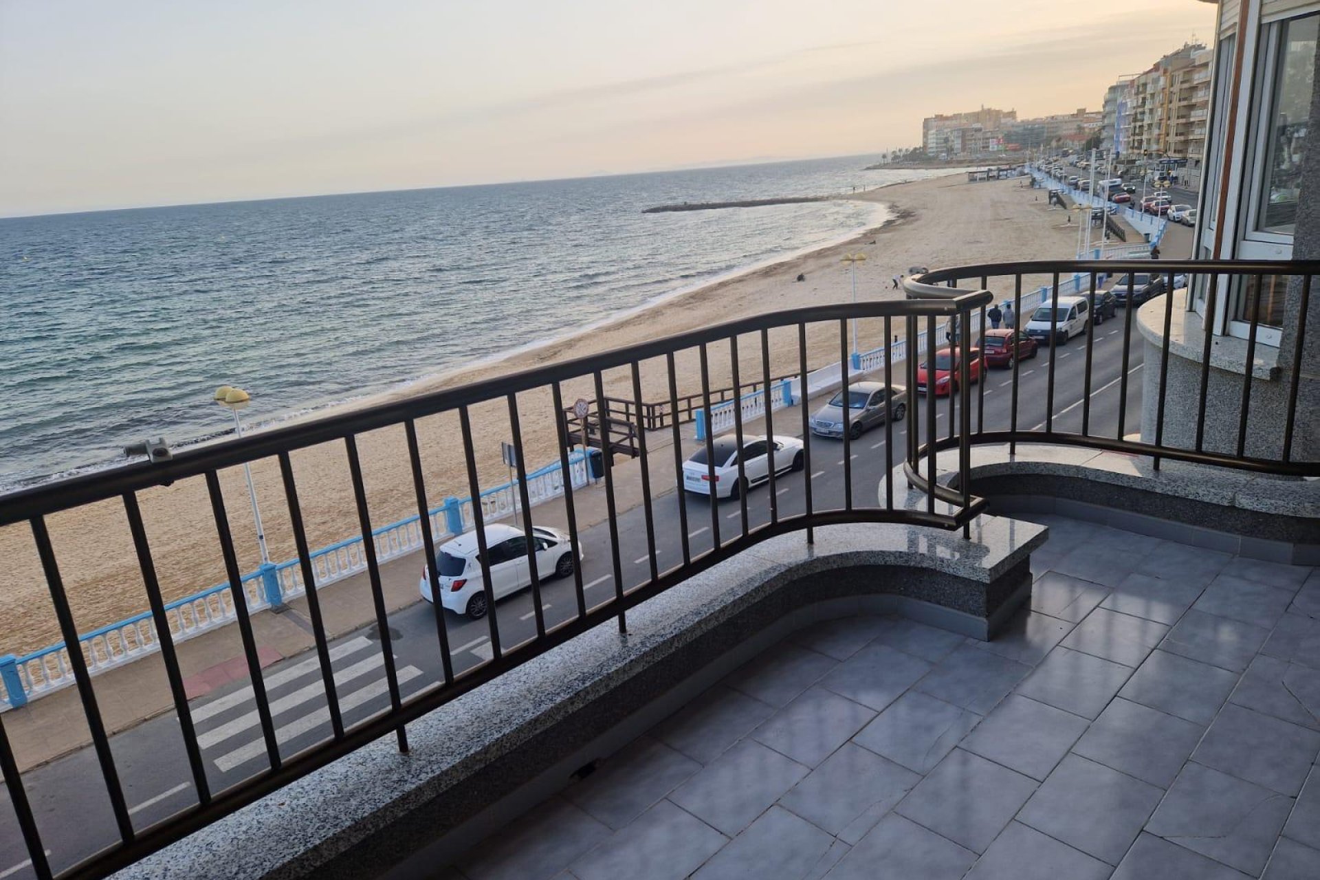 Resale - Apartment -
Torrevieja - Playa de los Locos