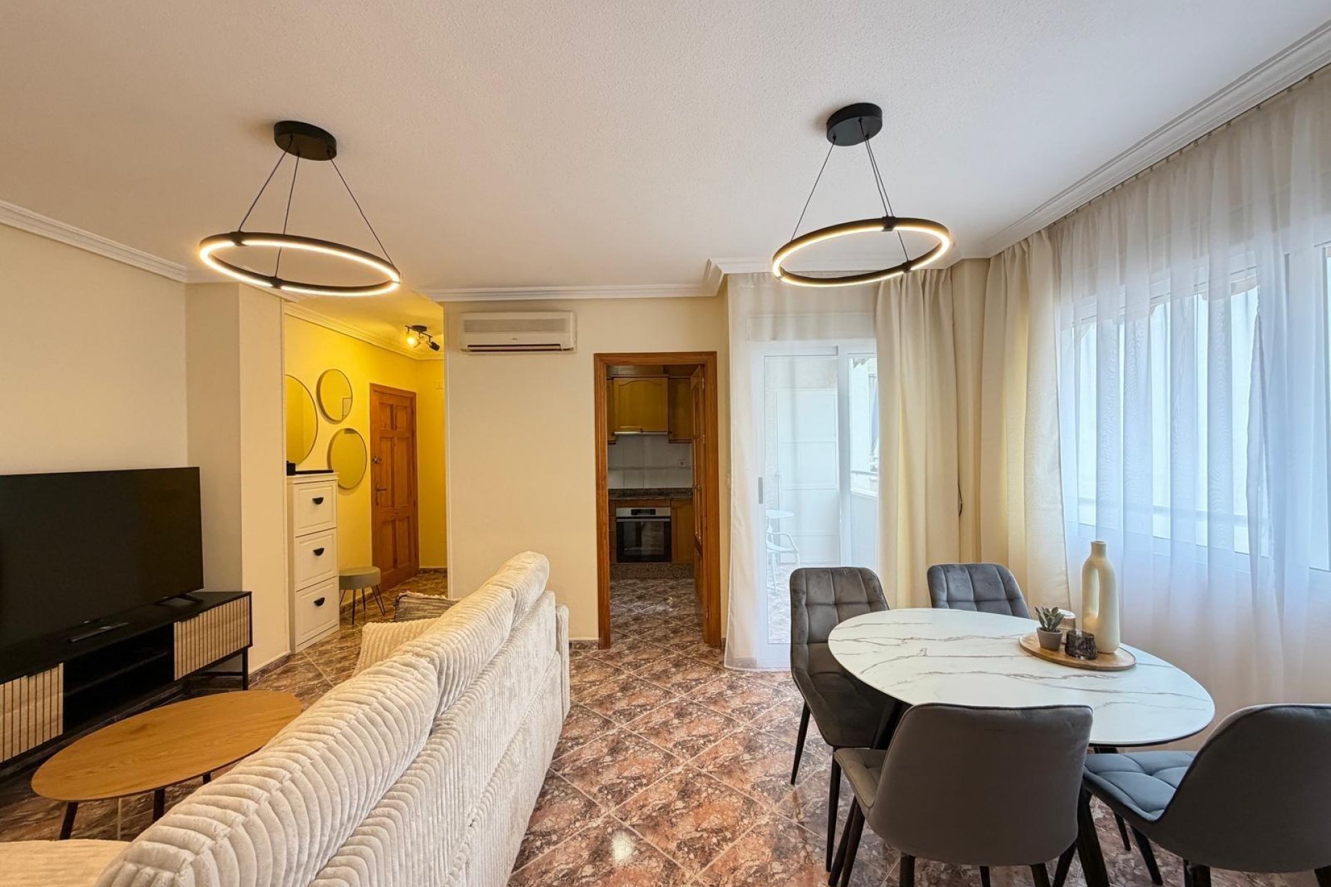 Resale - Apartment -
Torrevieja - Playa de los Locos