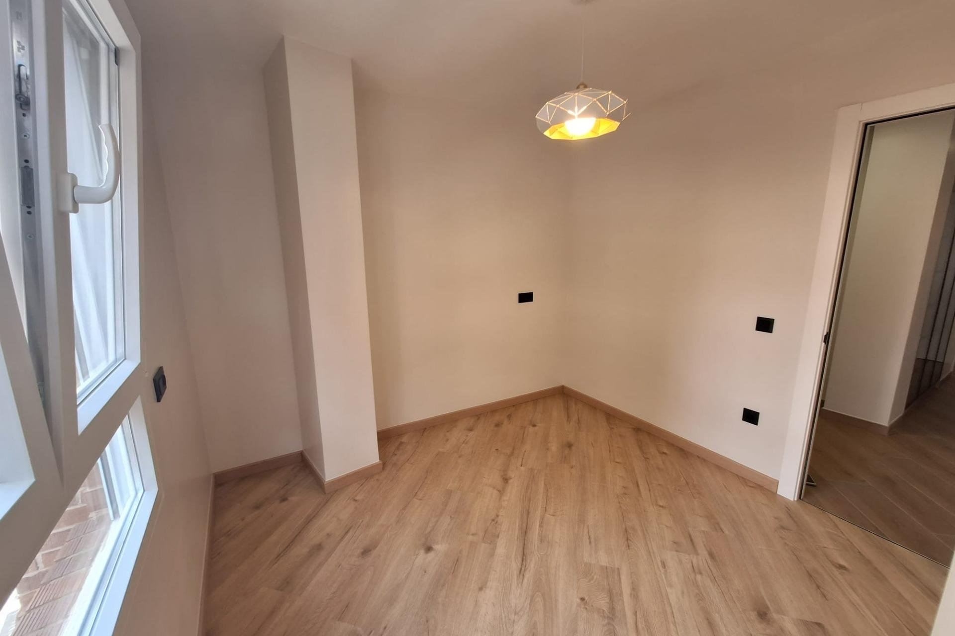 Resale - Apartment -
Torrevieja - Playa de los Locos