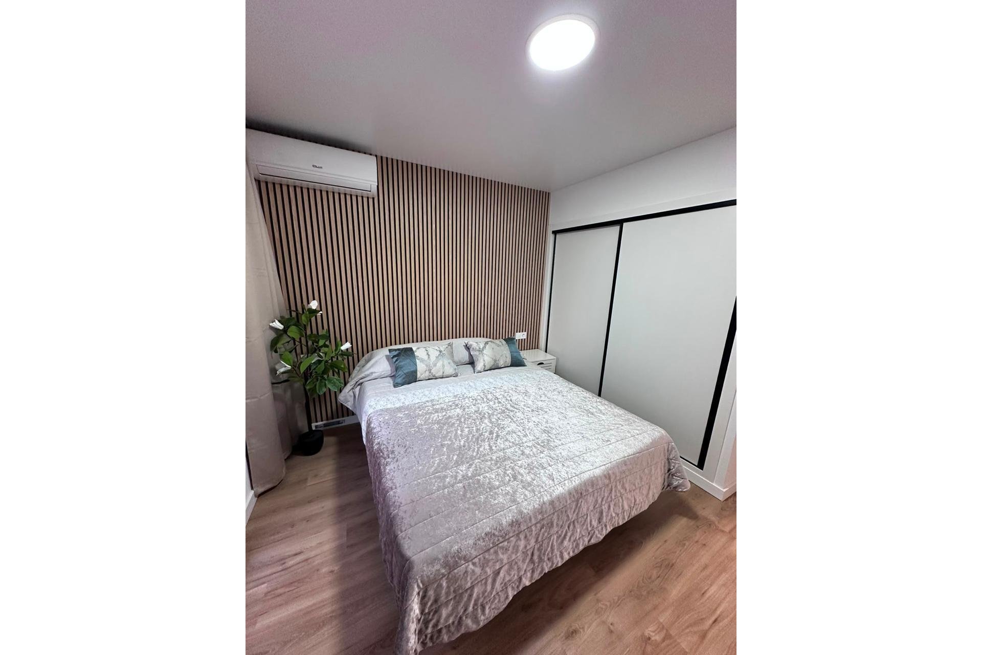 Resale - Apartment -
Torrevieja - Playa de los Locos