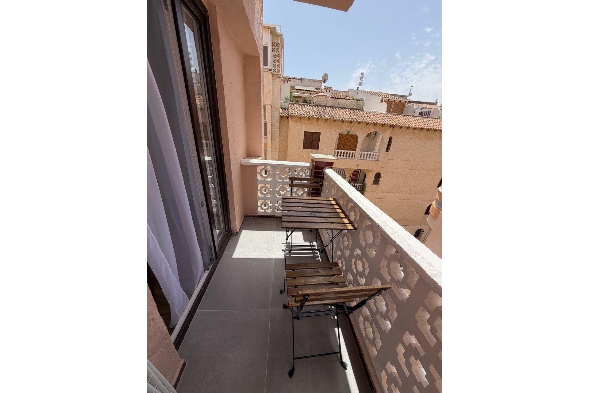 Resale - Apartment -
Torrevieja - Playa de los Locos