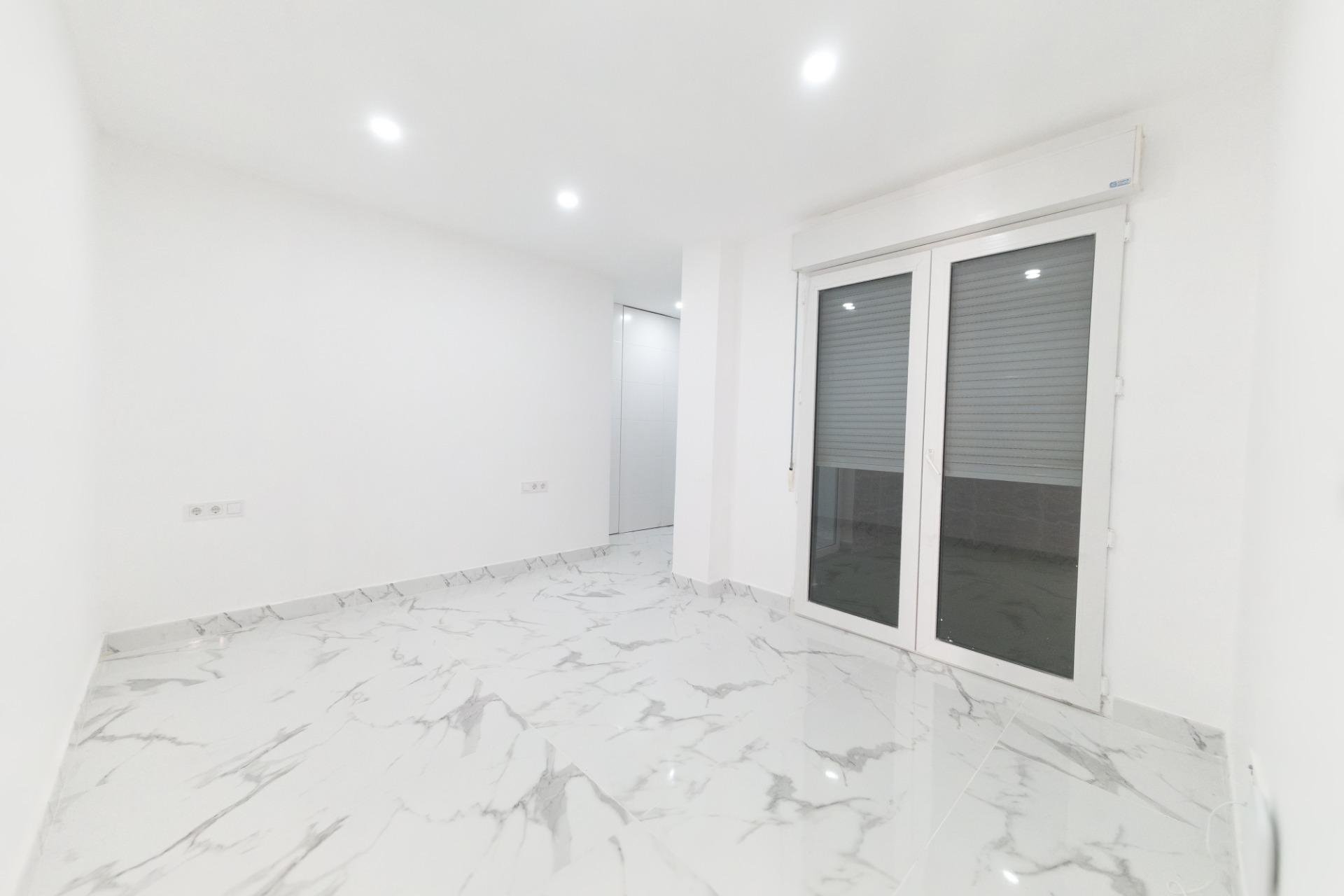 Resale - Apartment -
Torrevieja - Playa De Los Naufragos