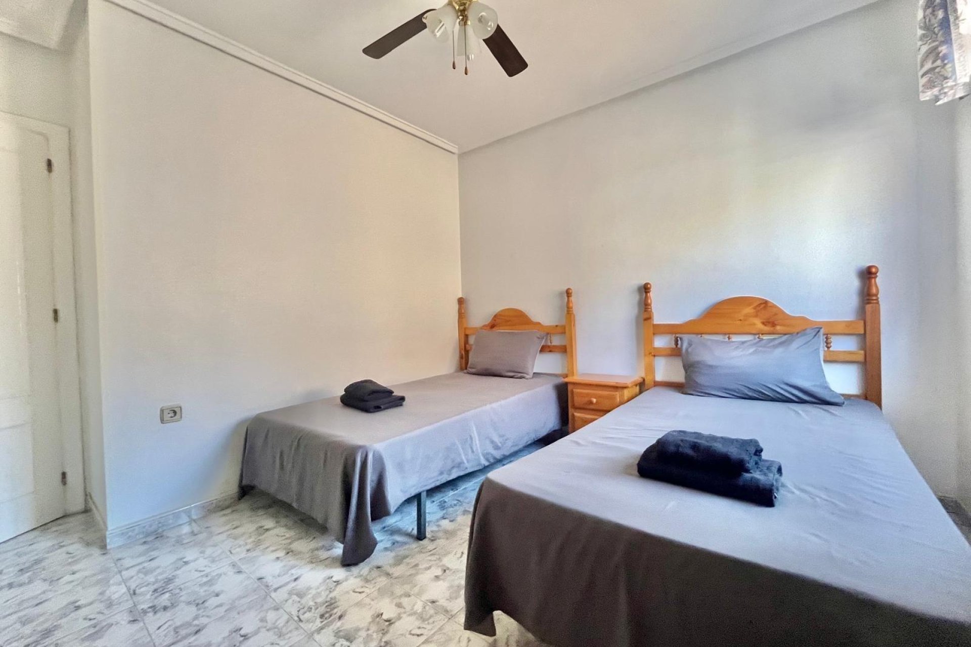 Resale - Apartment -
Torrevieja - Playa del Cura