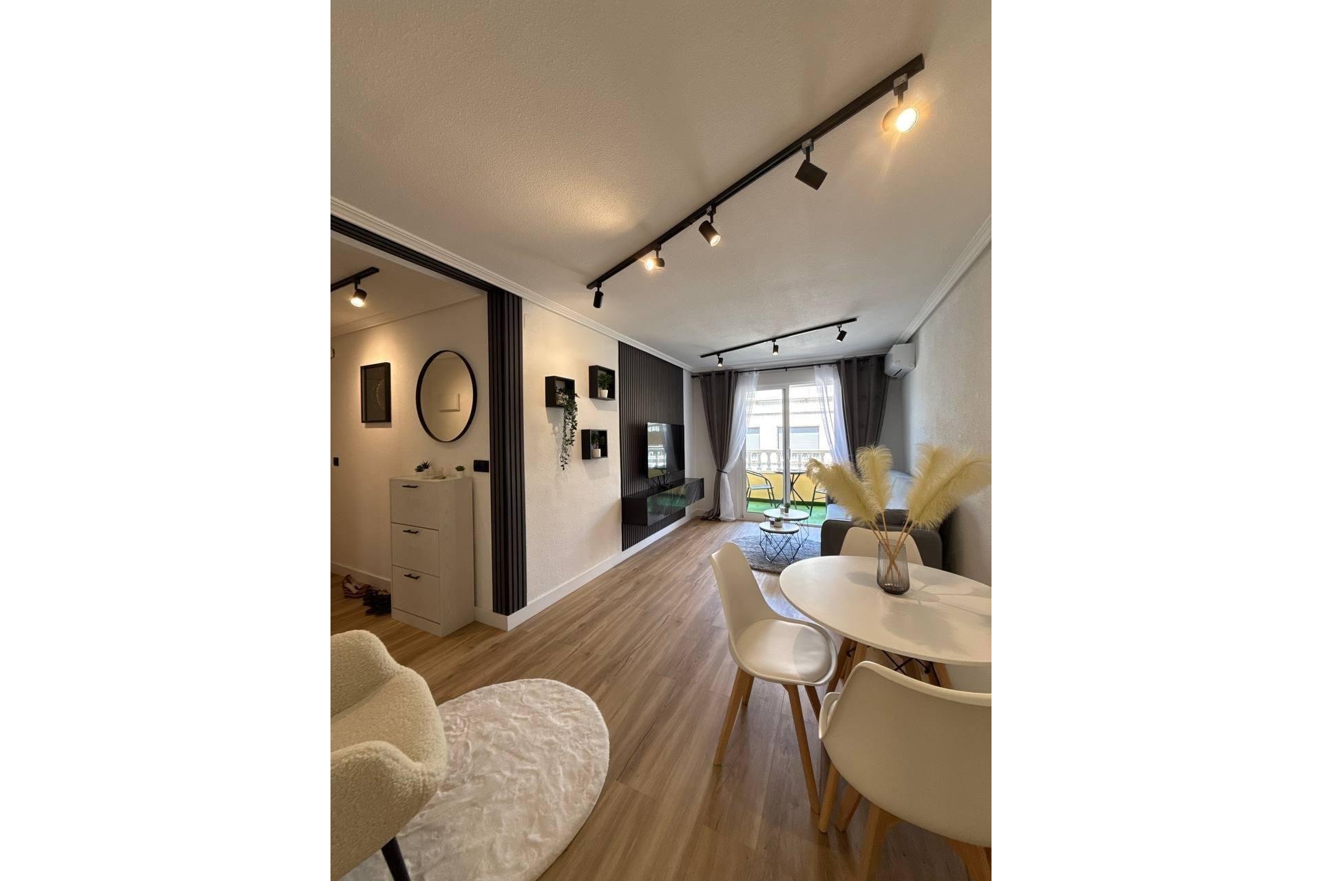 Resale - Apartment -
Torrevieja - Playa del Cura