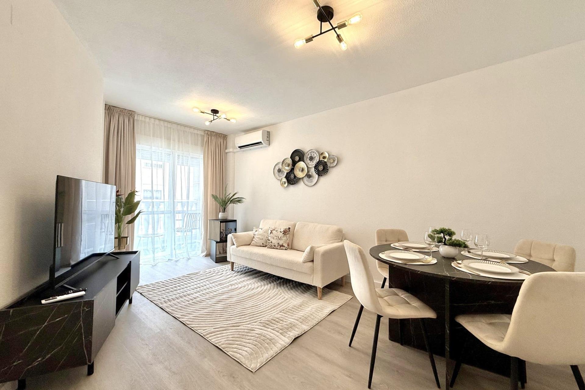 Resale - Apartment -
Torrevieja - Playa del Cura