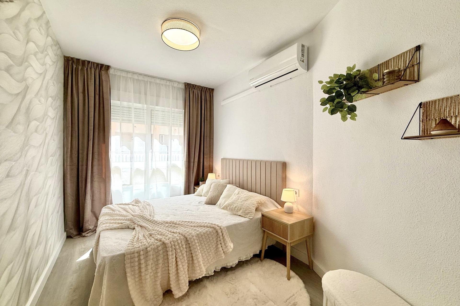 Resale - Apartment -
Torrevieja - Playa del Cura