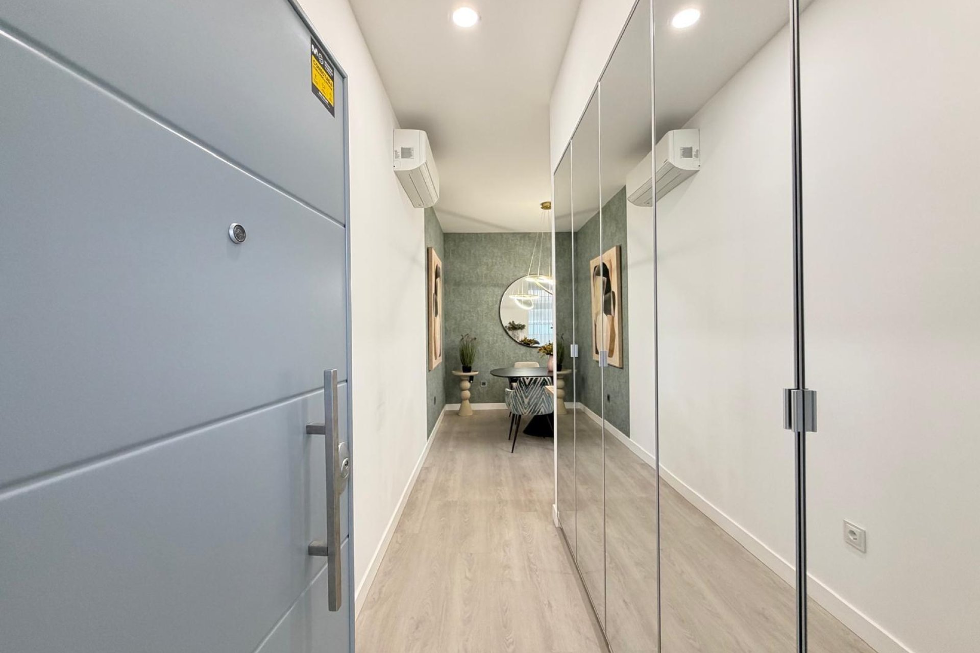 Resale - Apartment -
Torrevieja - Playa del Cura