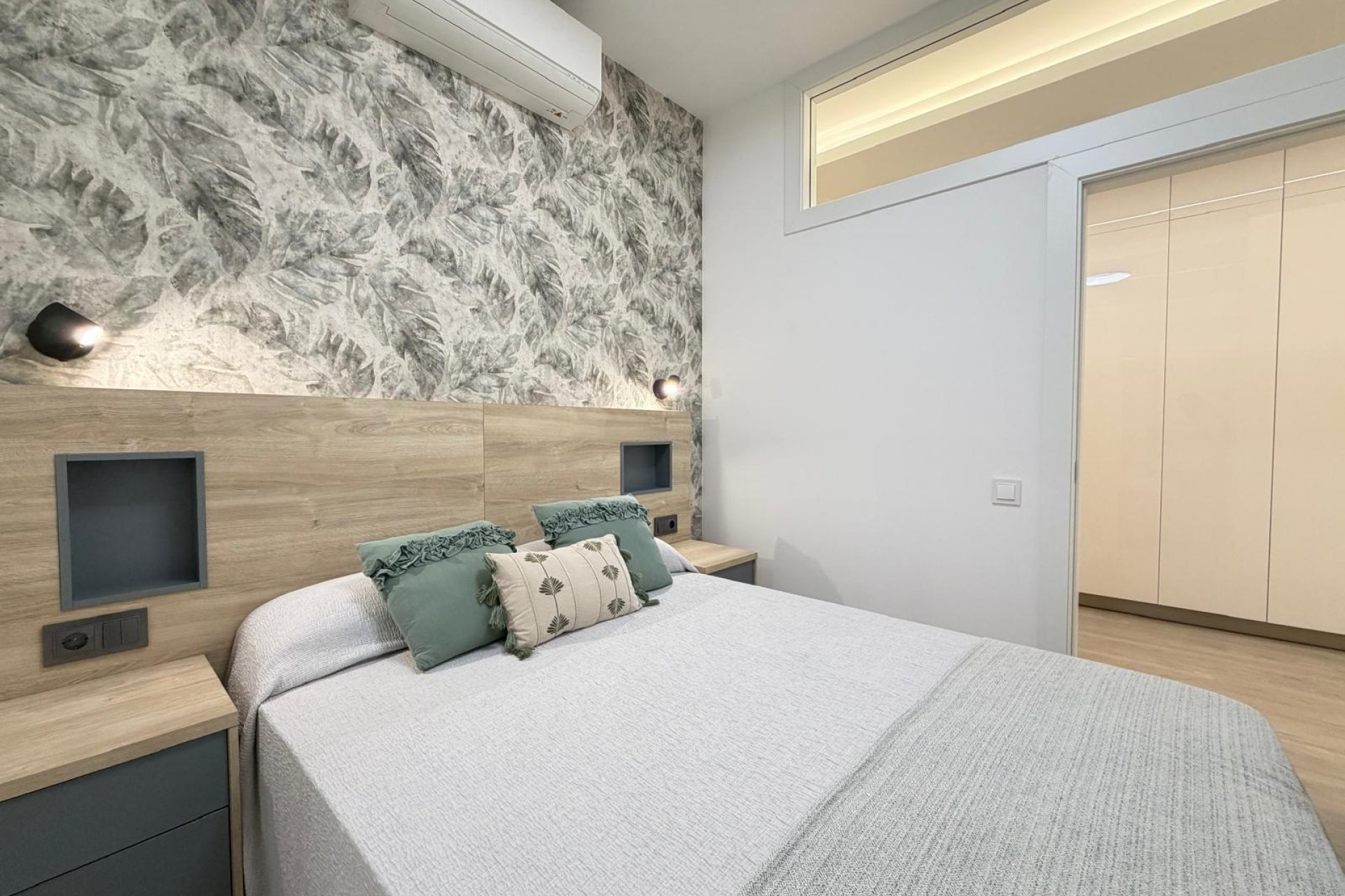 Resale - Apartment -
Torrevieja - Playa del Cura
