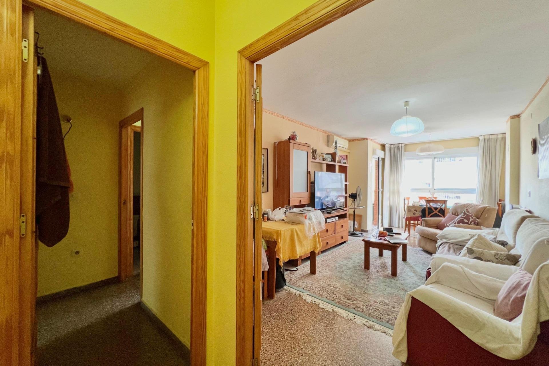 Resale - Apartment -
Torrevieja - Puerto Deportivo