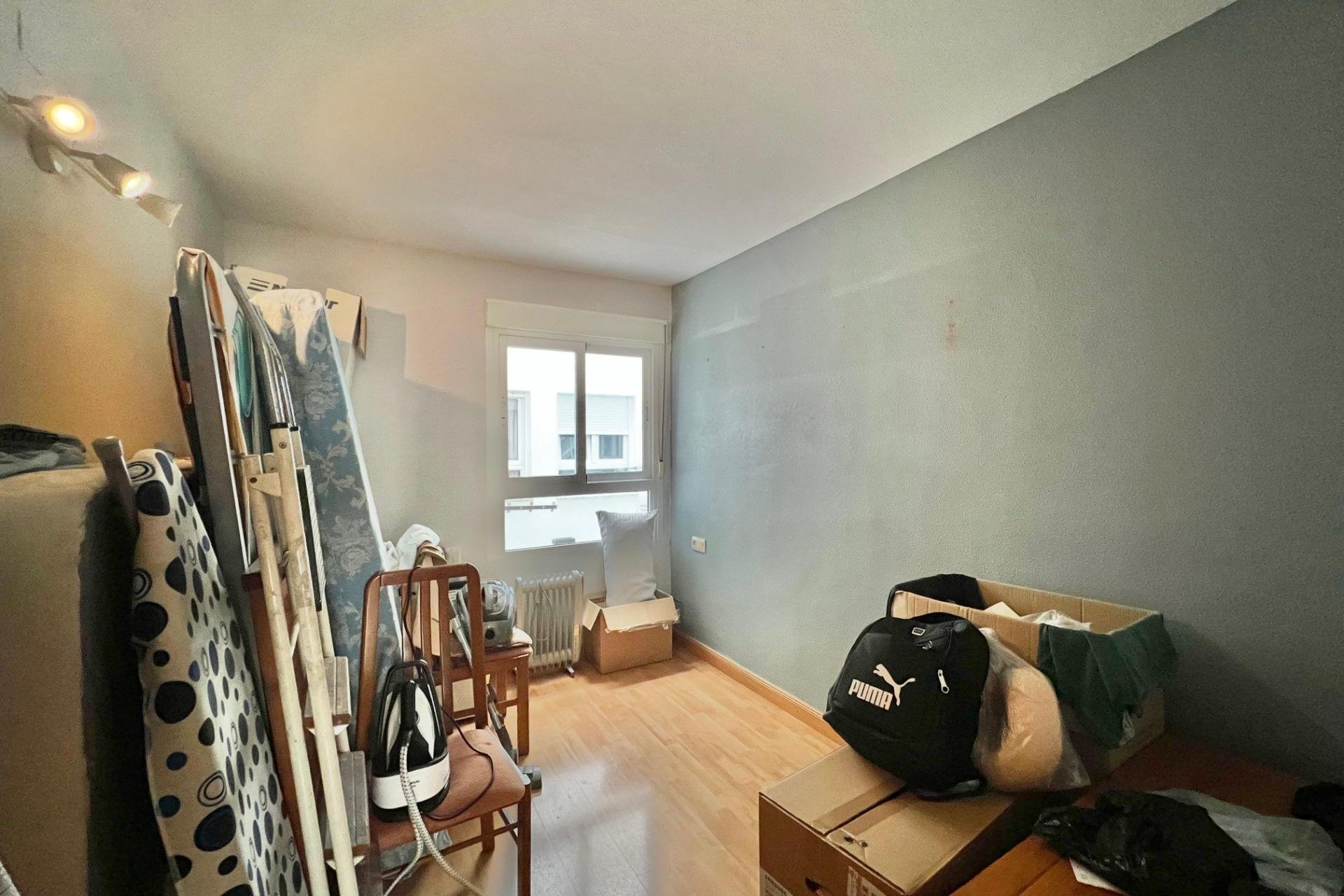 Resale - Apartment -
Torrevieja - Puerto Deportivo