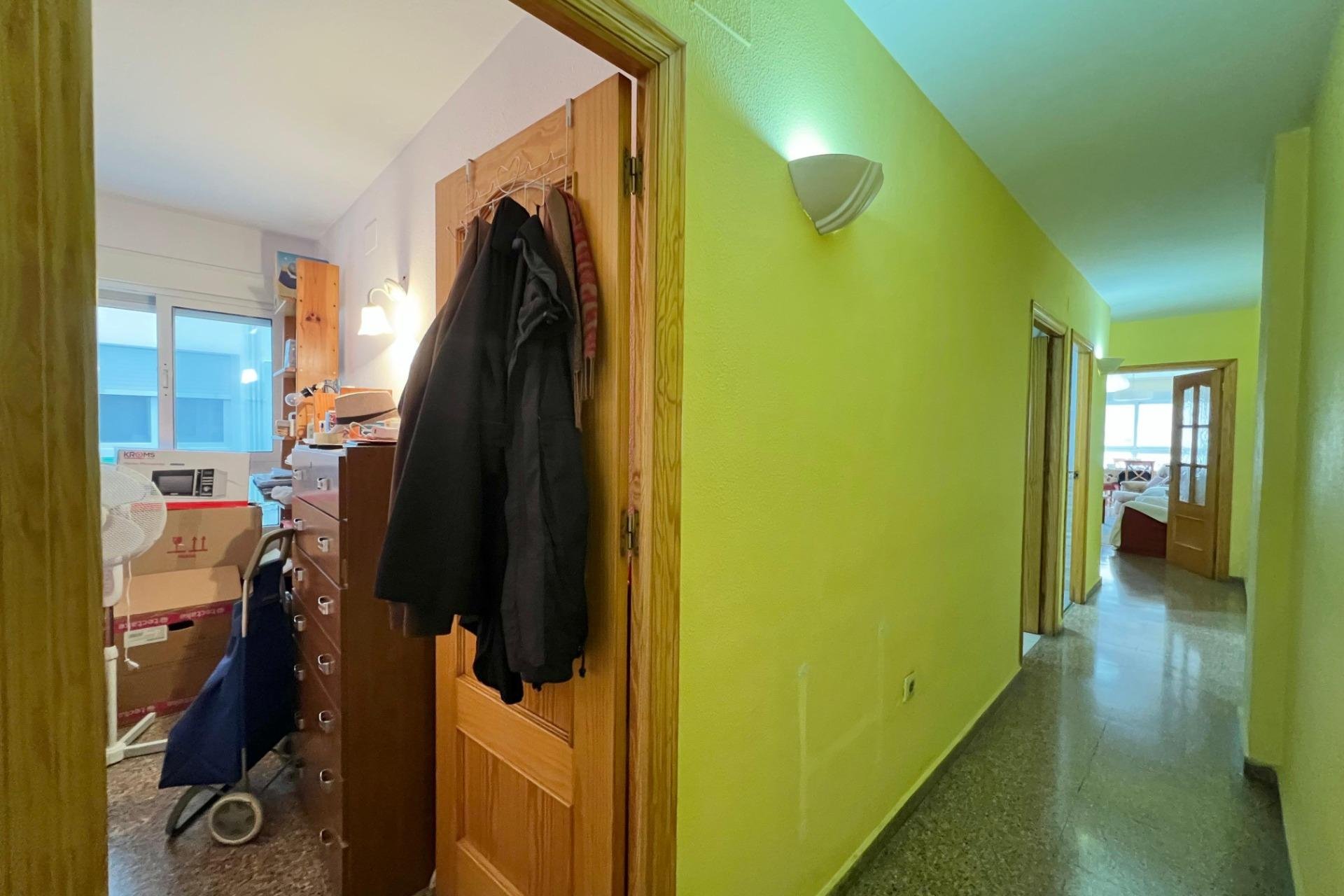 Resale - Apartment -
Torrevieja - Puerto Deportivo