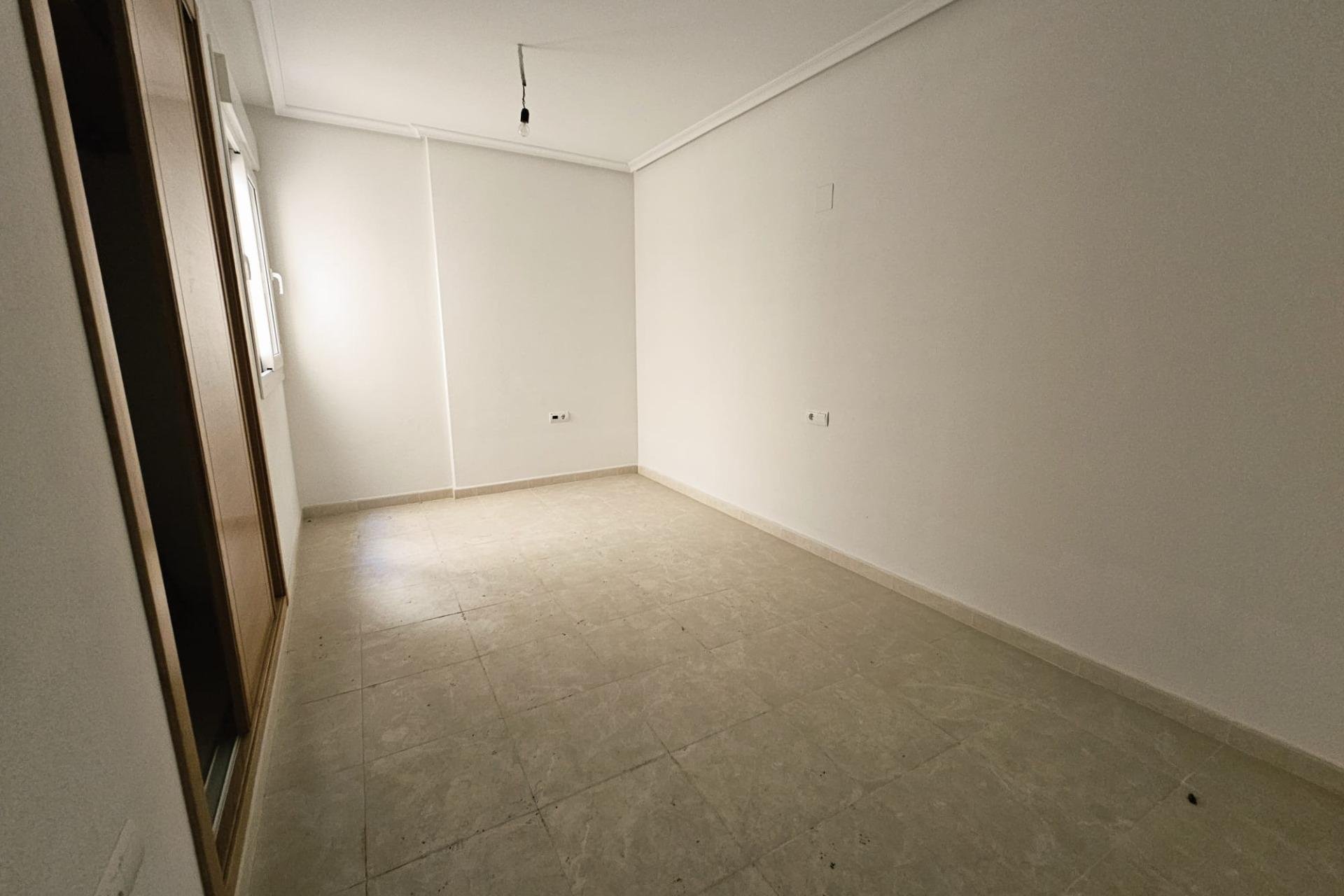 Resale - Apartment -
Torrevieja