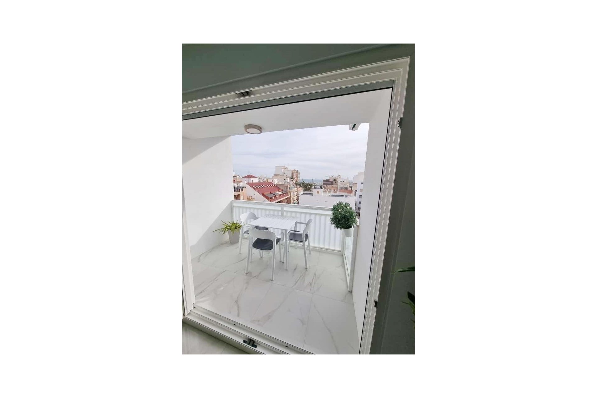 Resale - Apartment -
Torrevieja