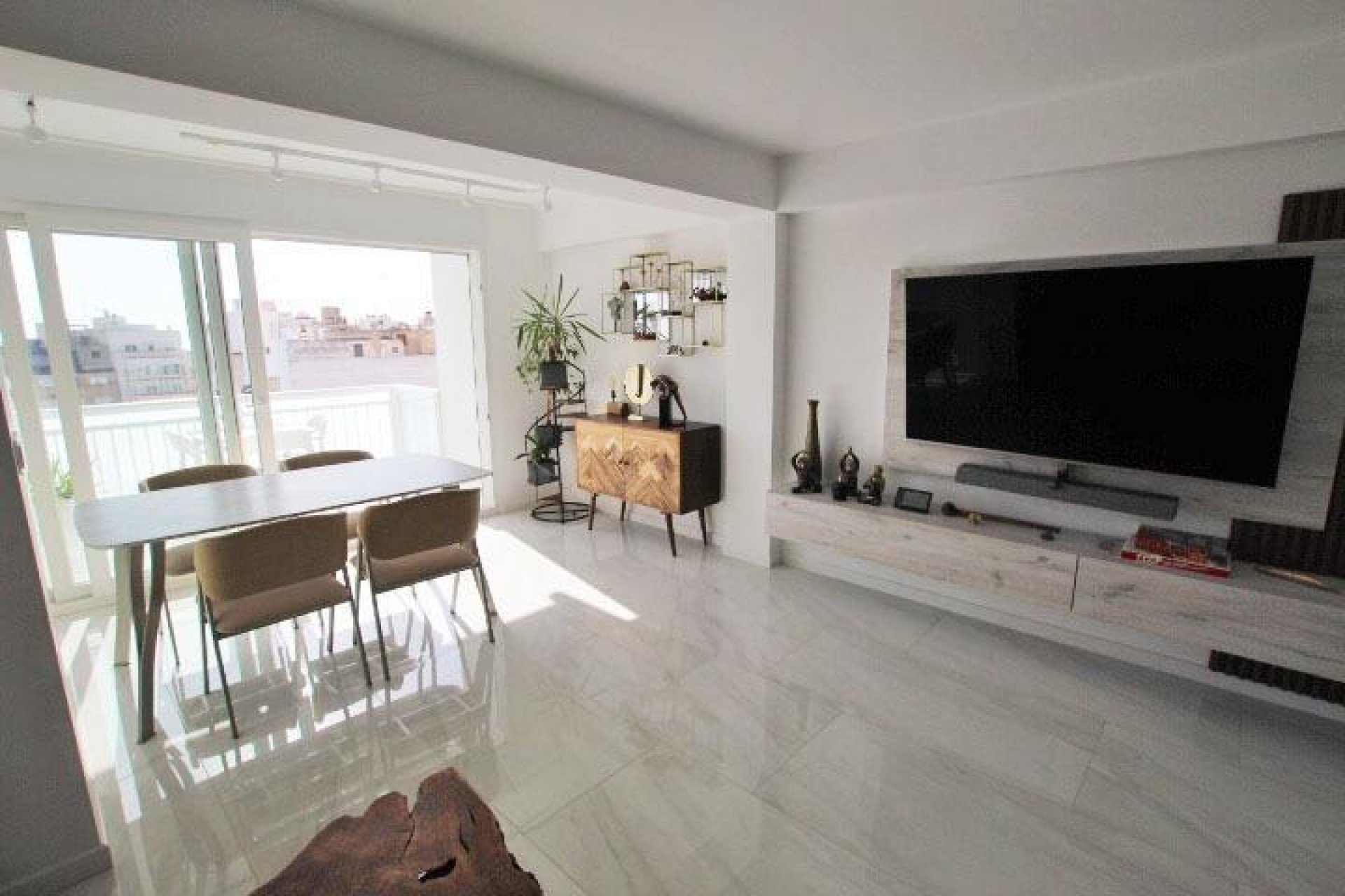 Resale - Apartment -
Torrevieja