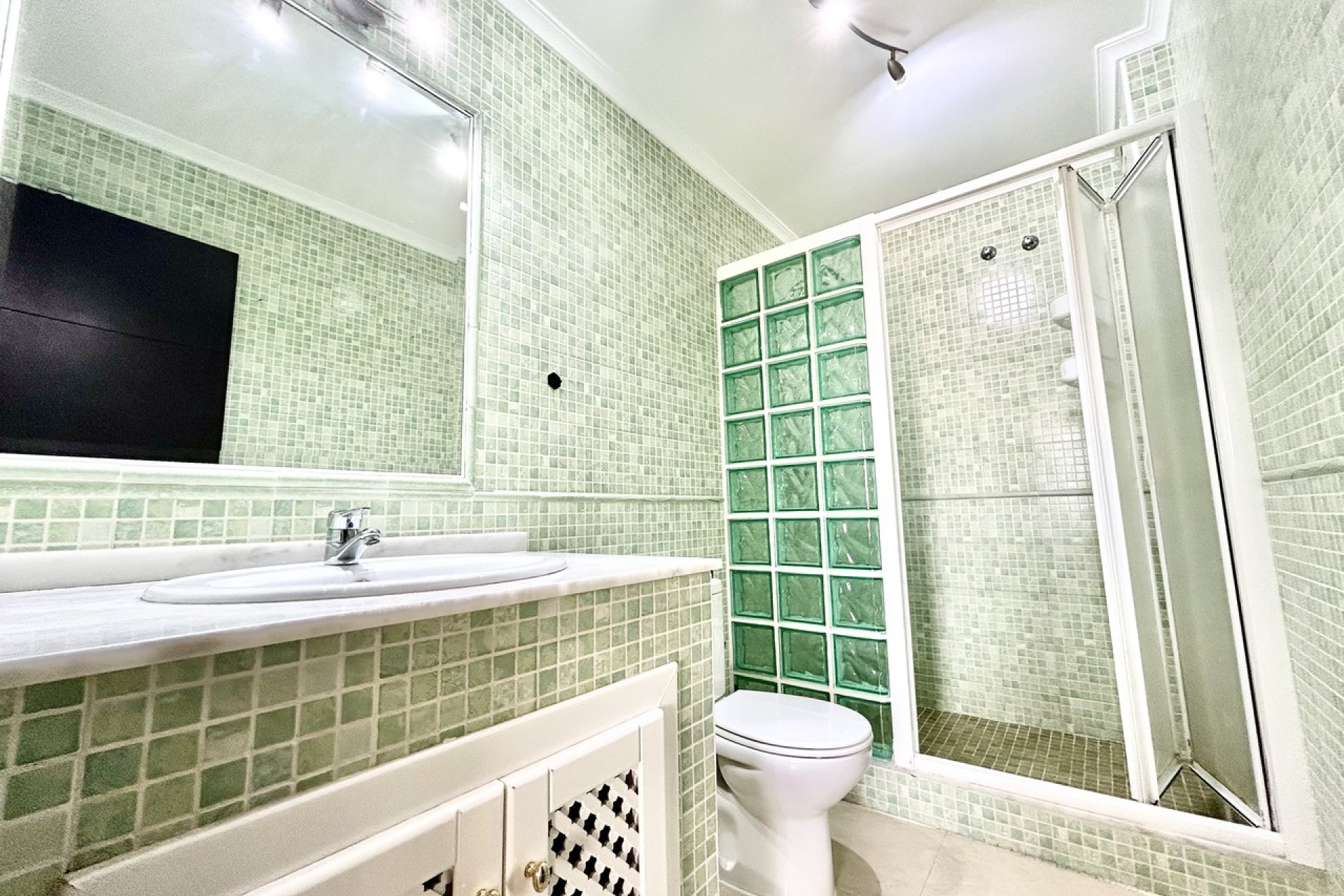 Resale - Apartment -
Villamartin - Costa Blanca