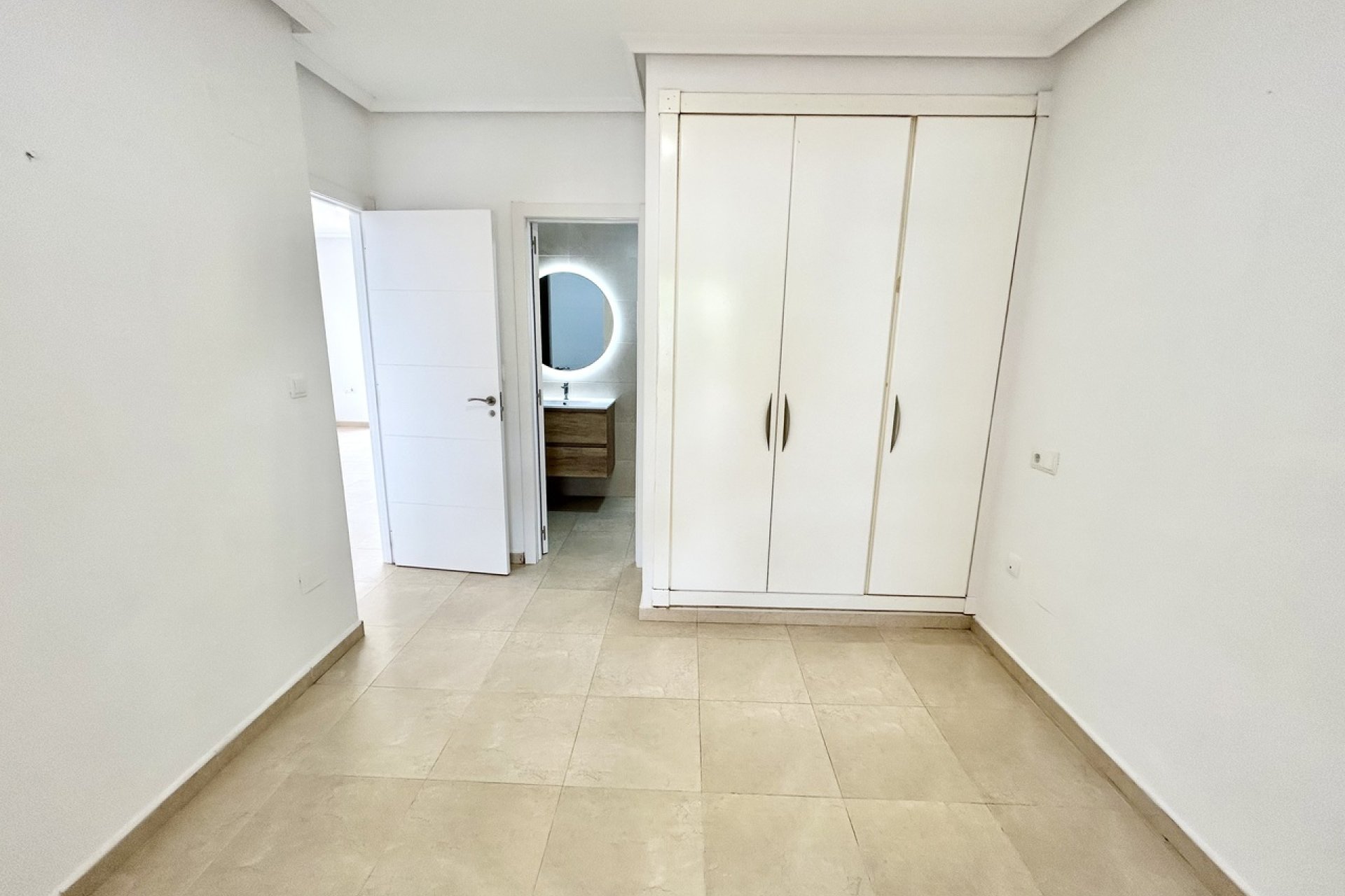 Resale - Apartment -
Villamartin - Costa Blanca