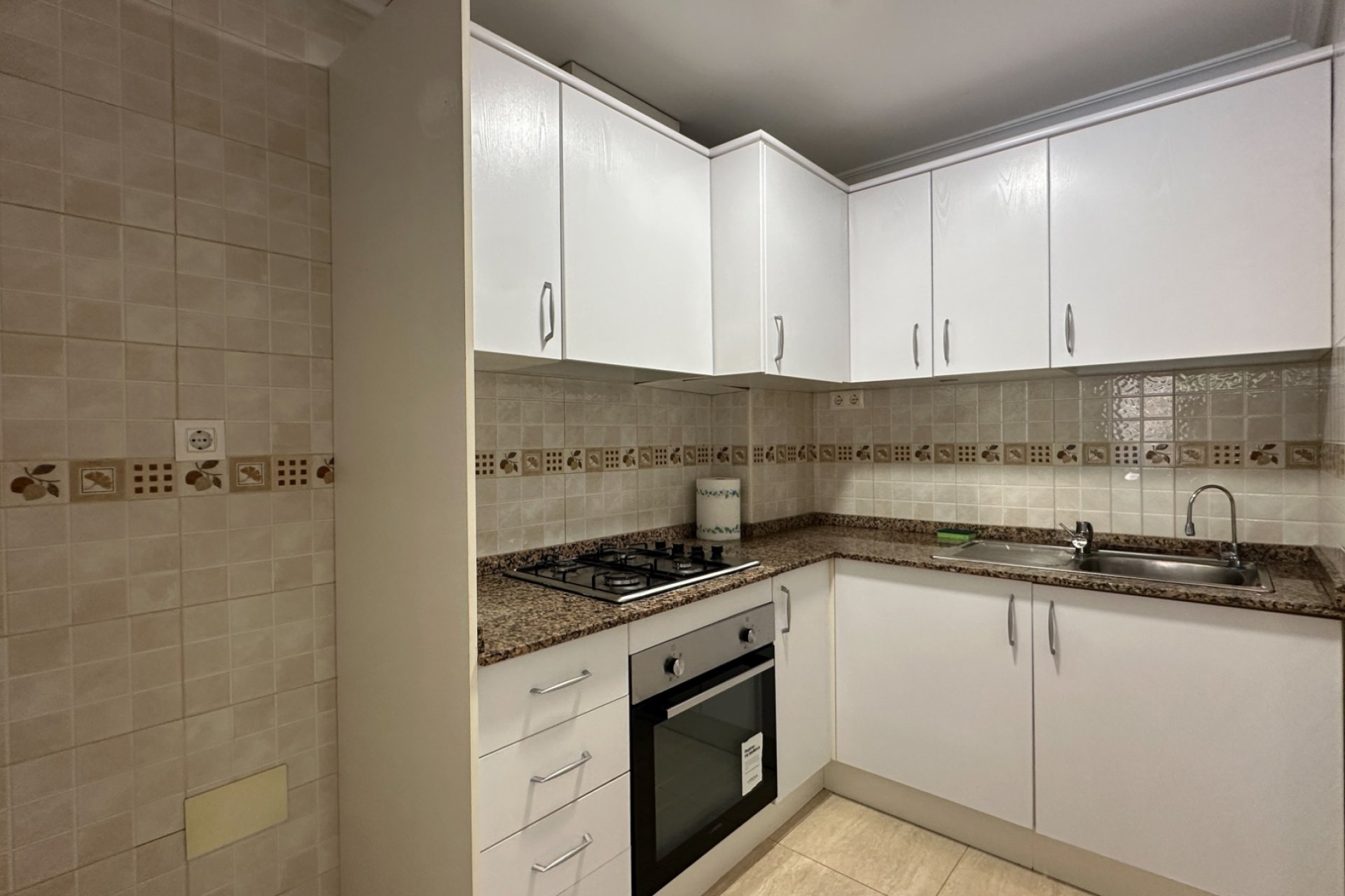 Resale - Bungalow -
Daya Nueva - Costa Blanca