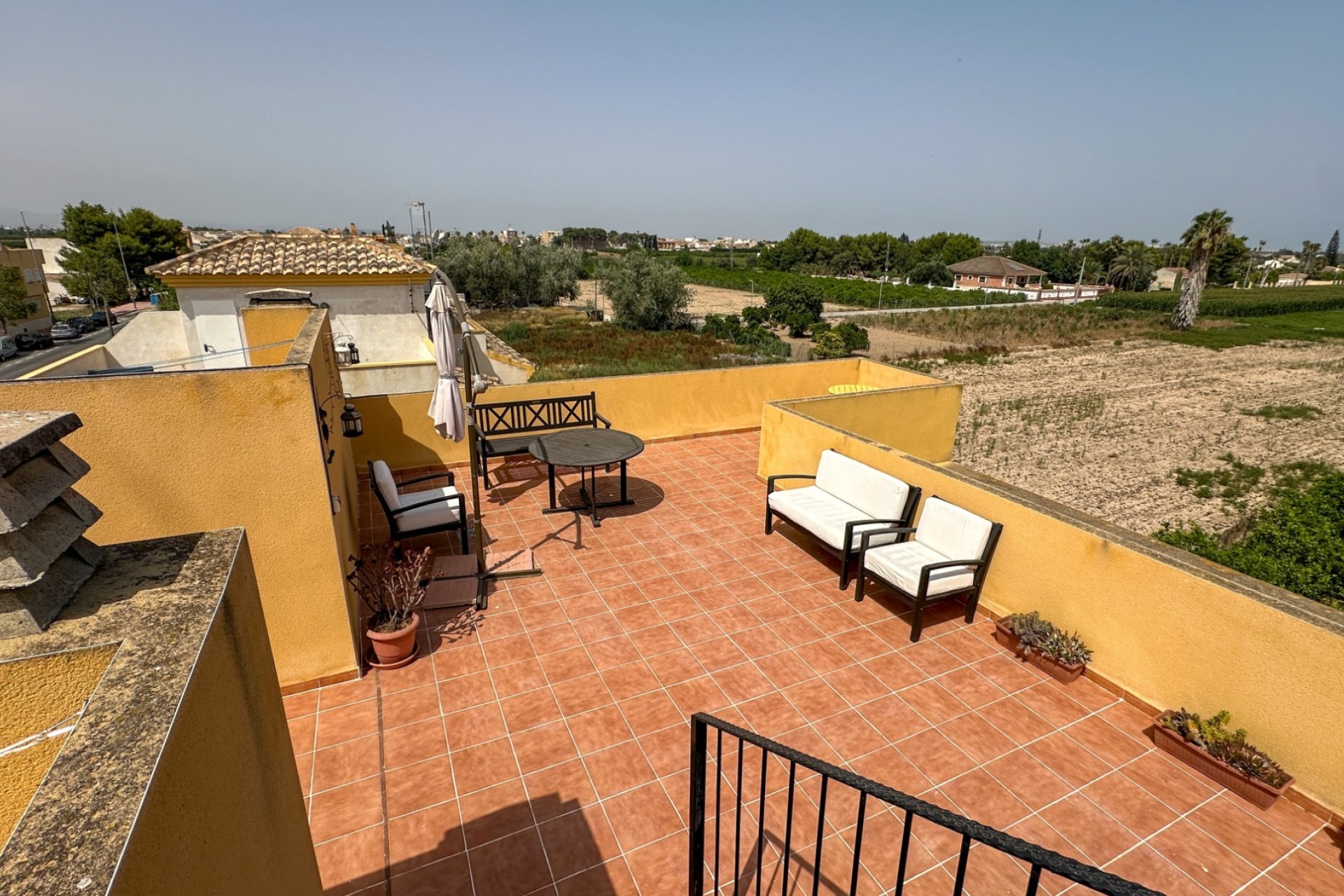 Resale - Bungalow -
Daya Nueva - Costa Blanca