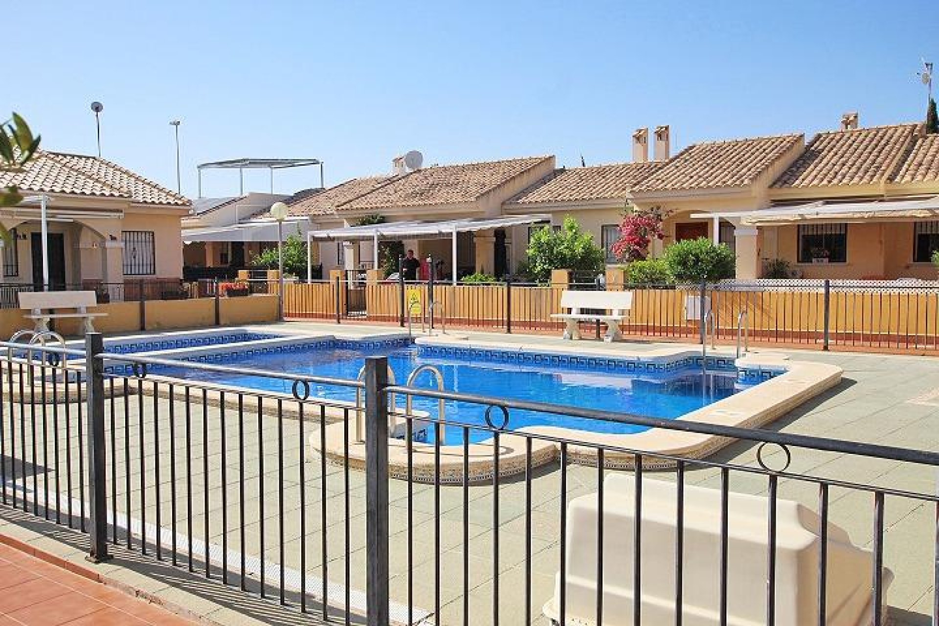 Resale - Bungalow -
Guardamar del Segura - 03140