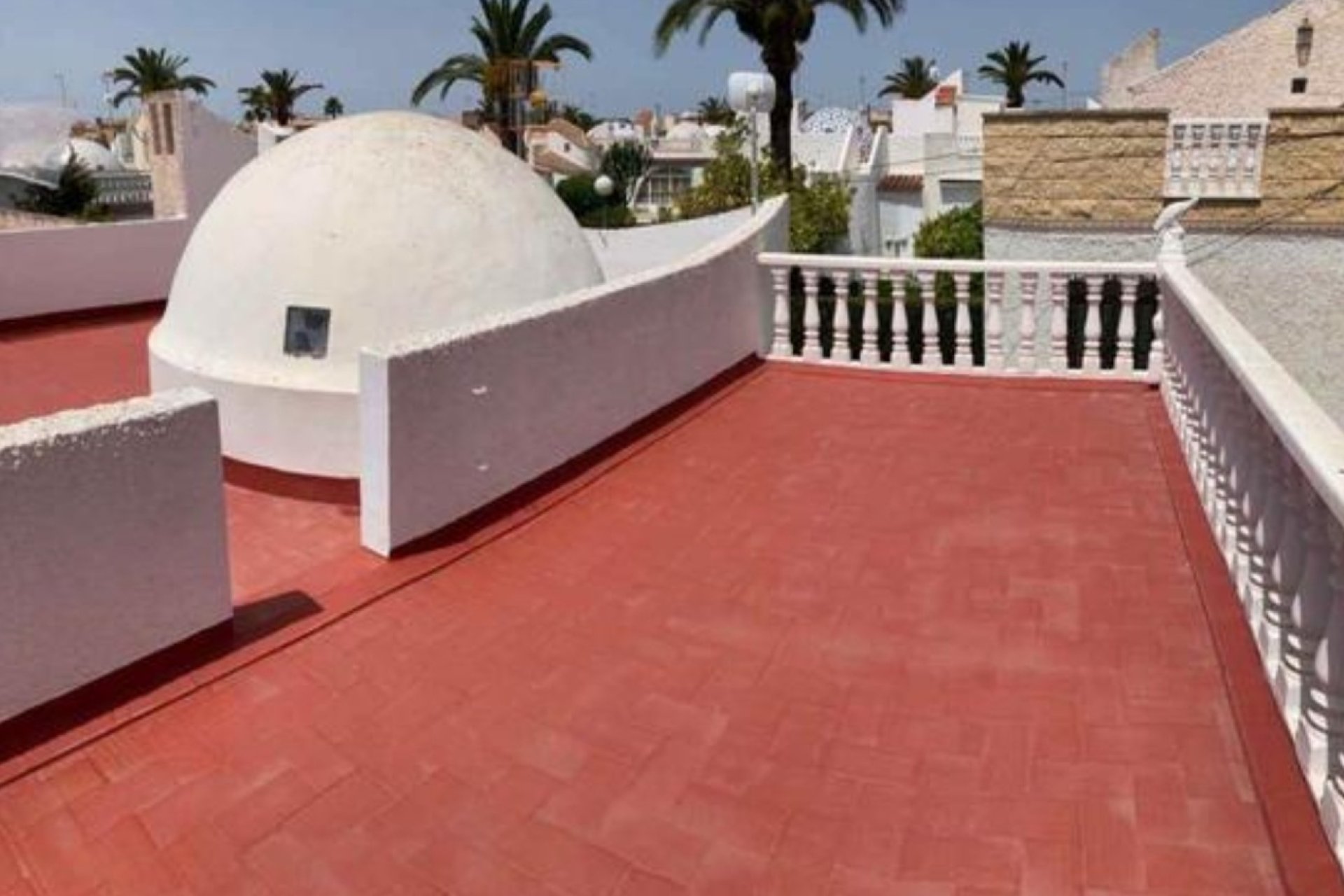 Resale - Bungalow -
Las Mimosas - Inland