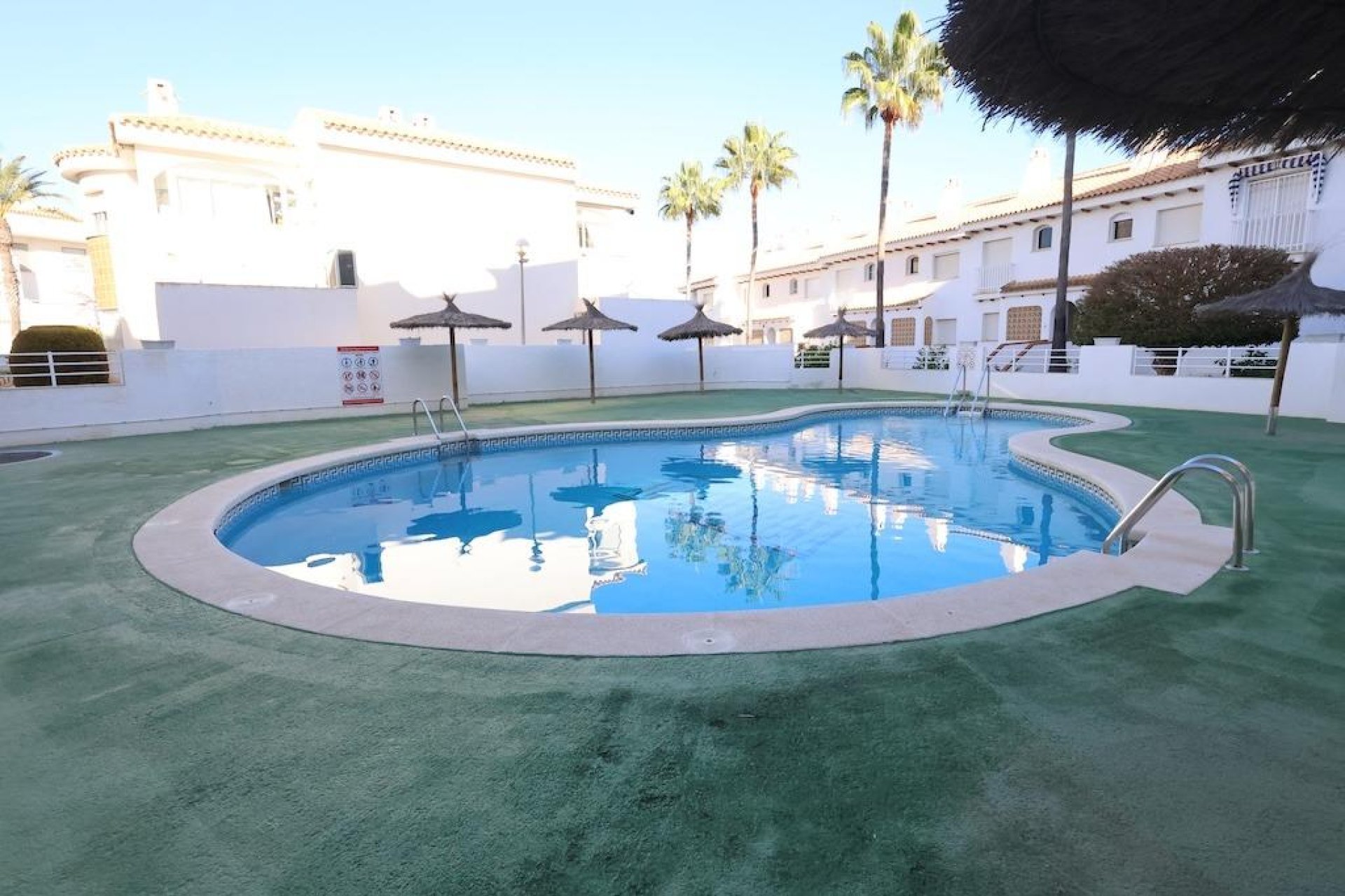 Resale - Bungalow -
Orihuela Costa - Costa Blanca