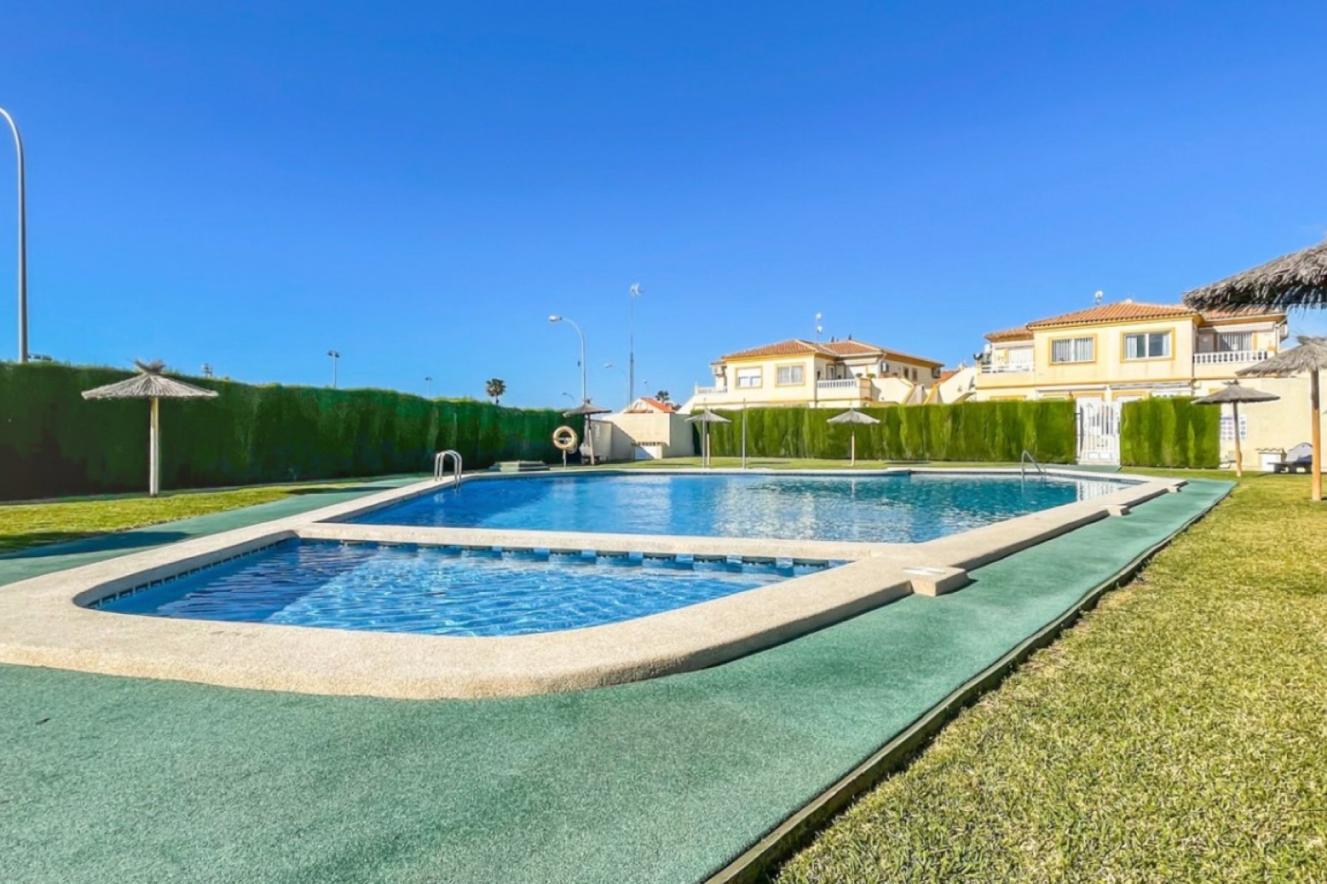 Resale - Bungalow -
Orihuela Costa - Costa Blanca