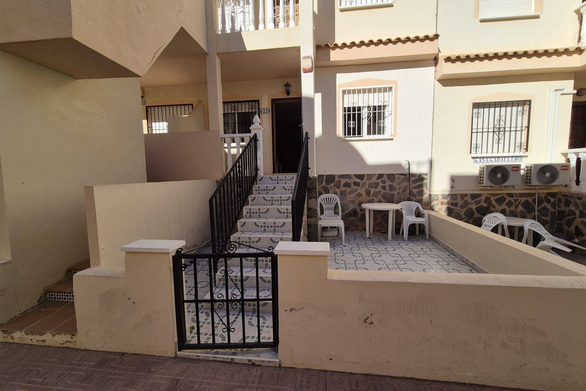 Resale - Bungalow -
Orihuela Costa - La Florida