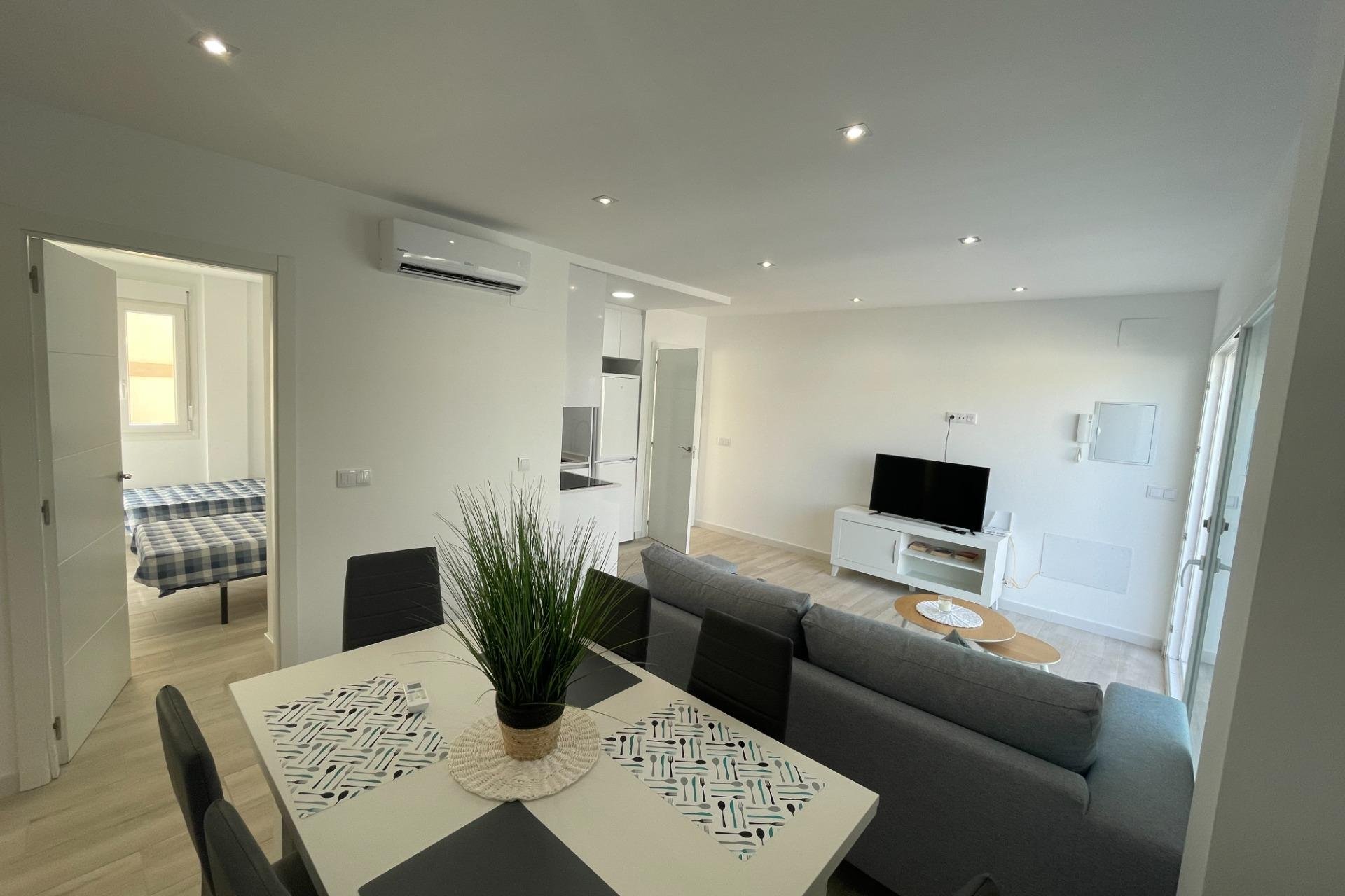 Resale - Bungalow -
Orihuela Costa - La Regia