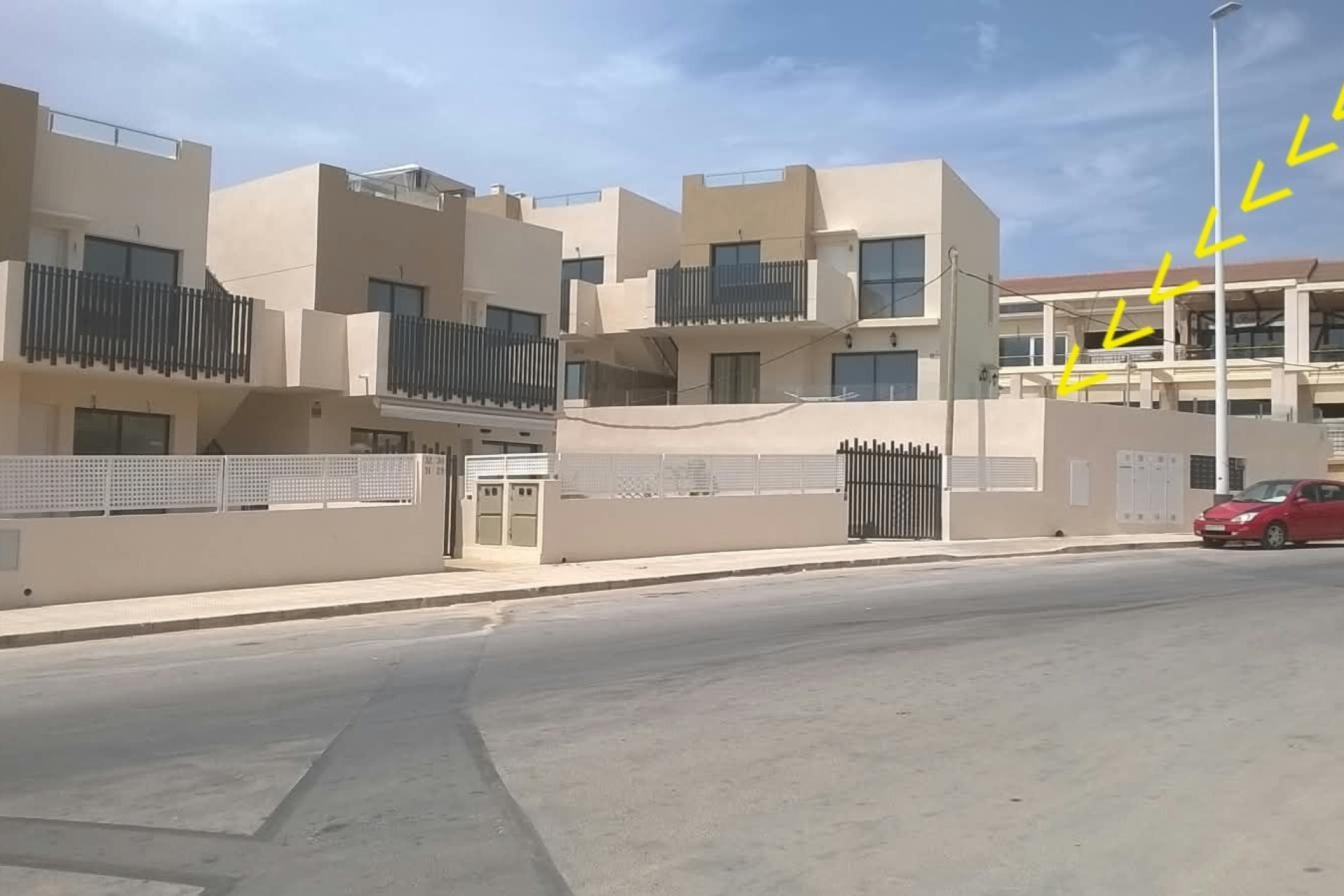 Resale - Bungalow -
Orihuela Costa - La Zenia