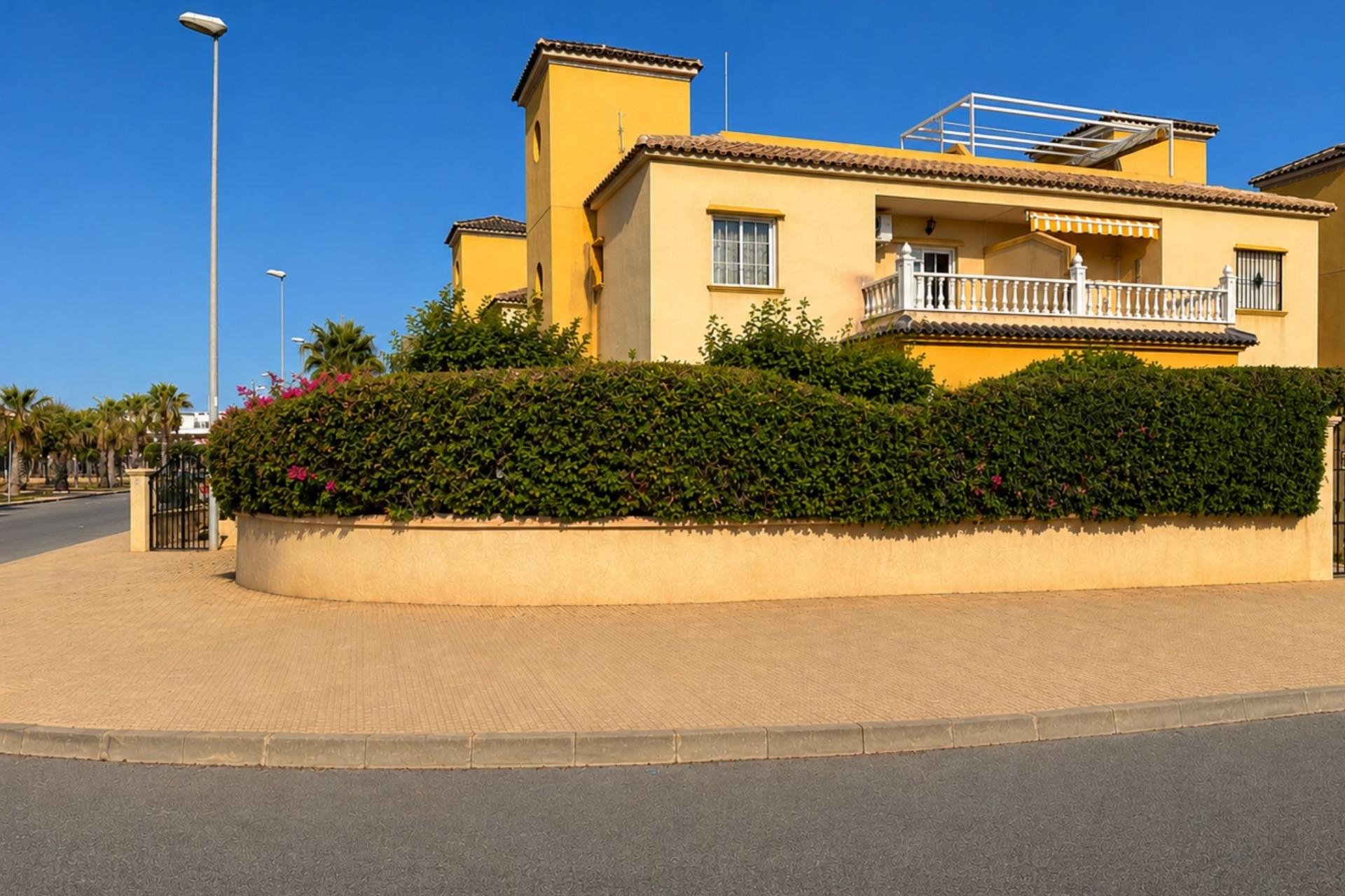 Resale - Bungalow -
Orihuela Costa - Lomas de Cabo Roig