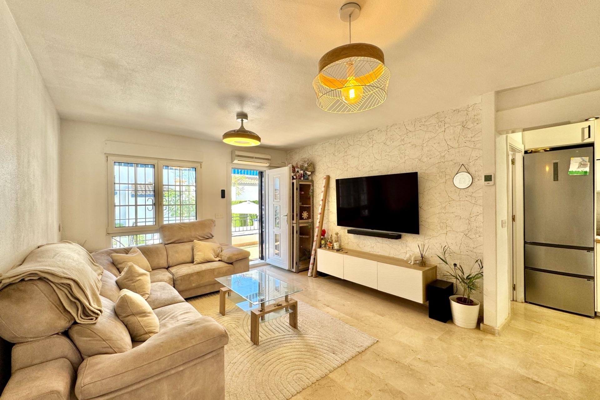 Resale - Bungalow -
Orihuela Costa - Villamartín-las Filipinas